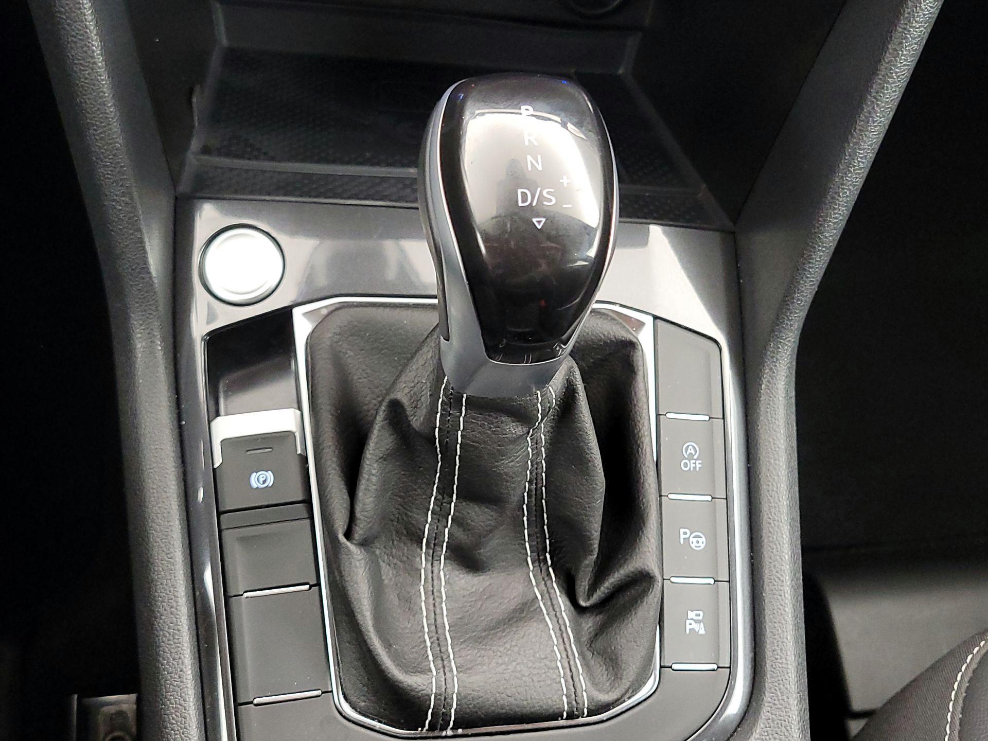 Thumbnail: 2024 Volkswagen Tiguan - 18