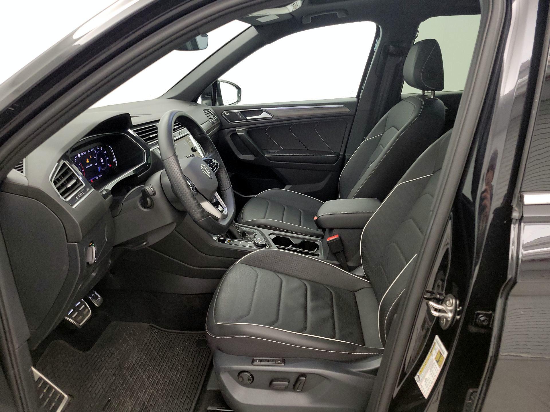 Thumbnail: 2024 Volkswagen Tiguan - 11