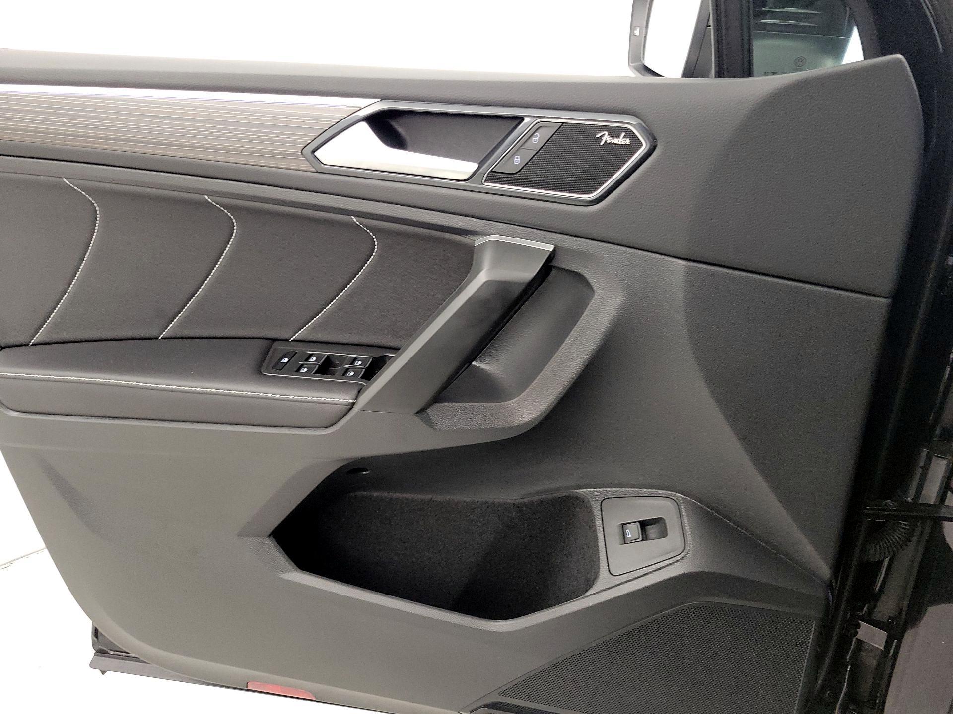 Thumbnail: 2024 Volkswagen Tiguan - 12