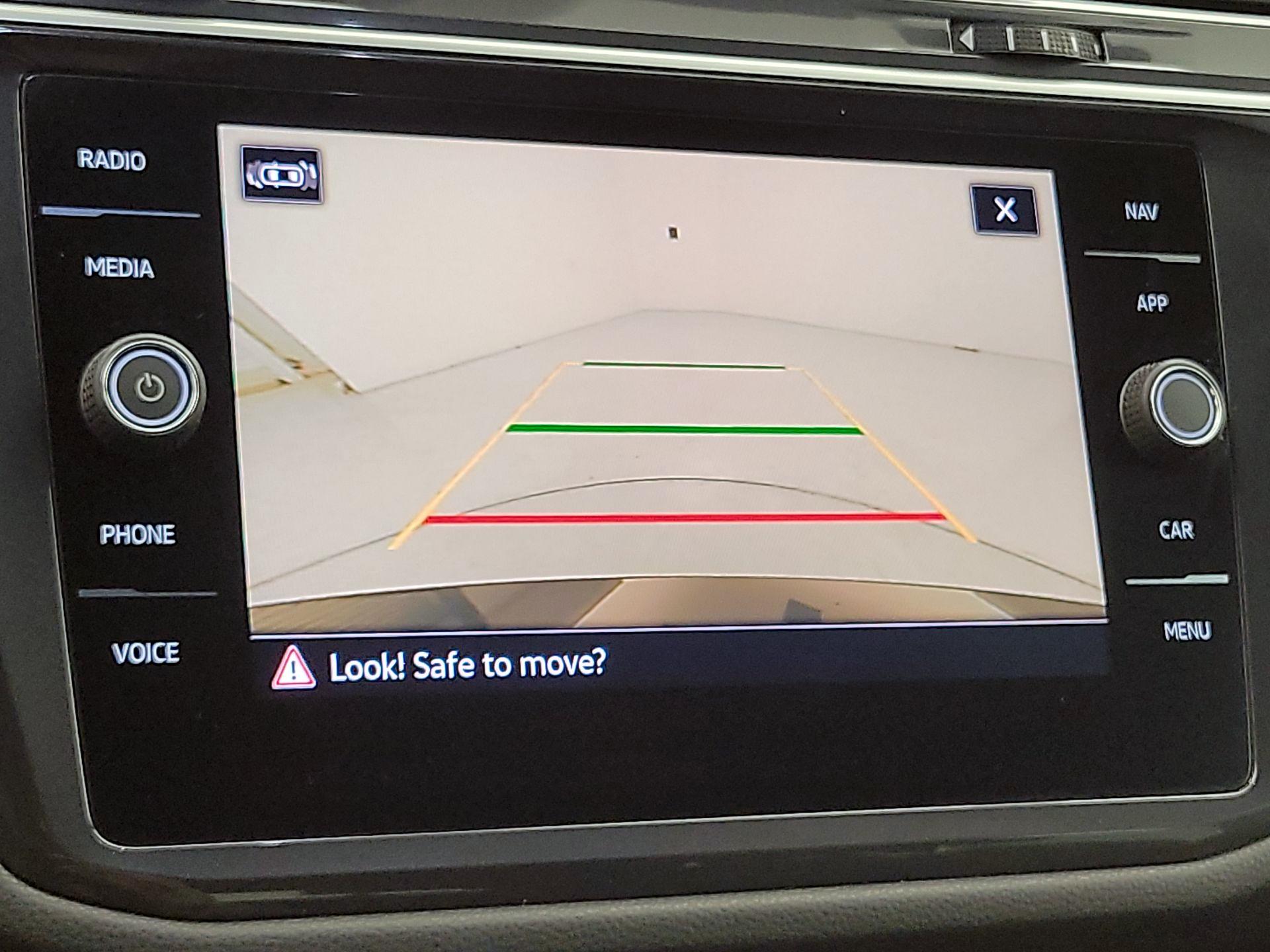 Thumbnail: 2024 Volkswagen Tiguan - 15