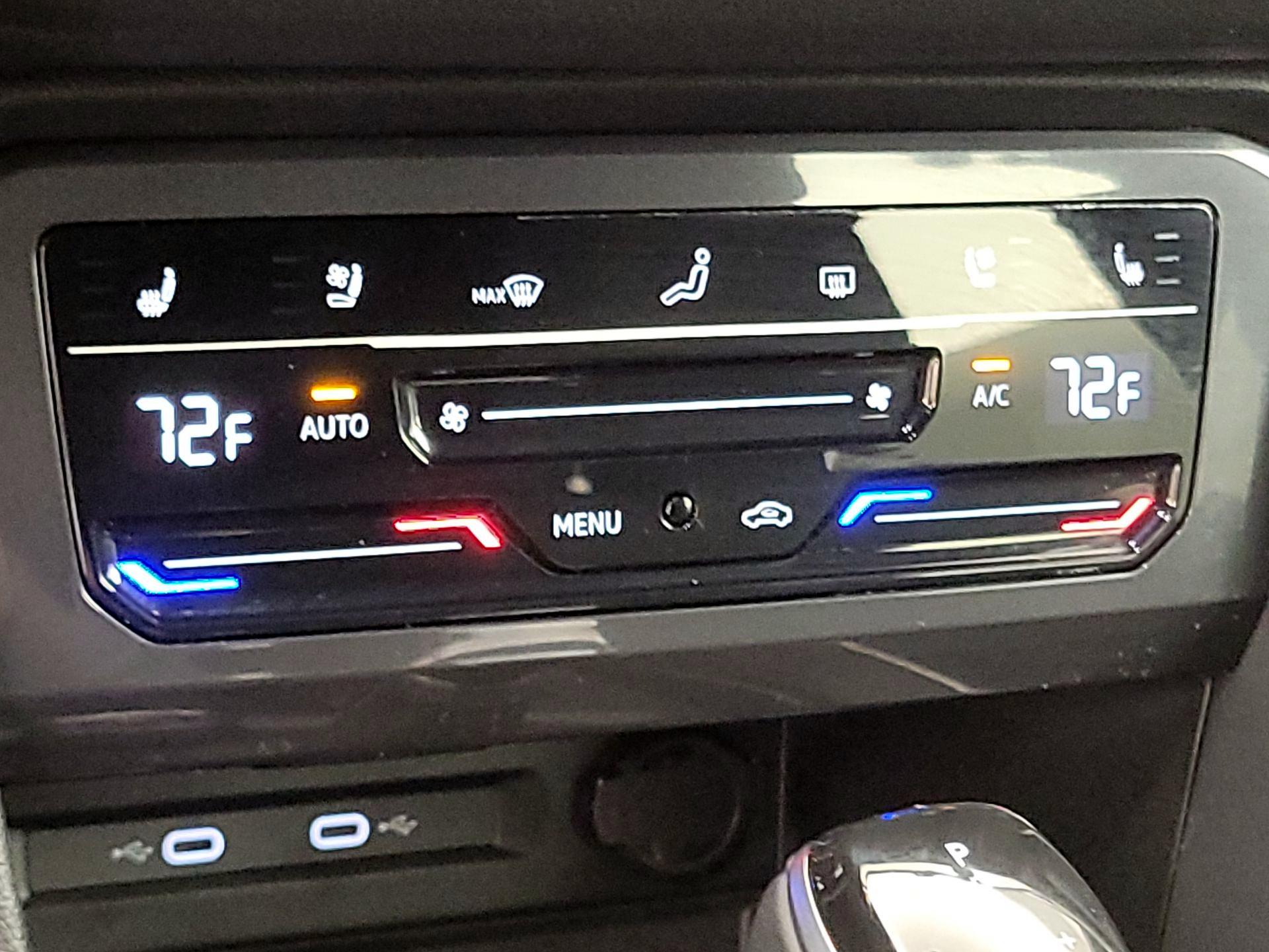 Thumbnail: 2024 Volkswagen Tiguan - 17