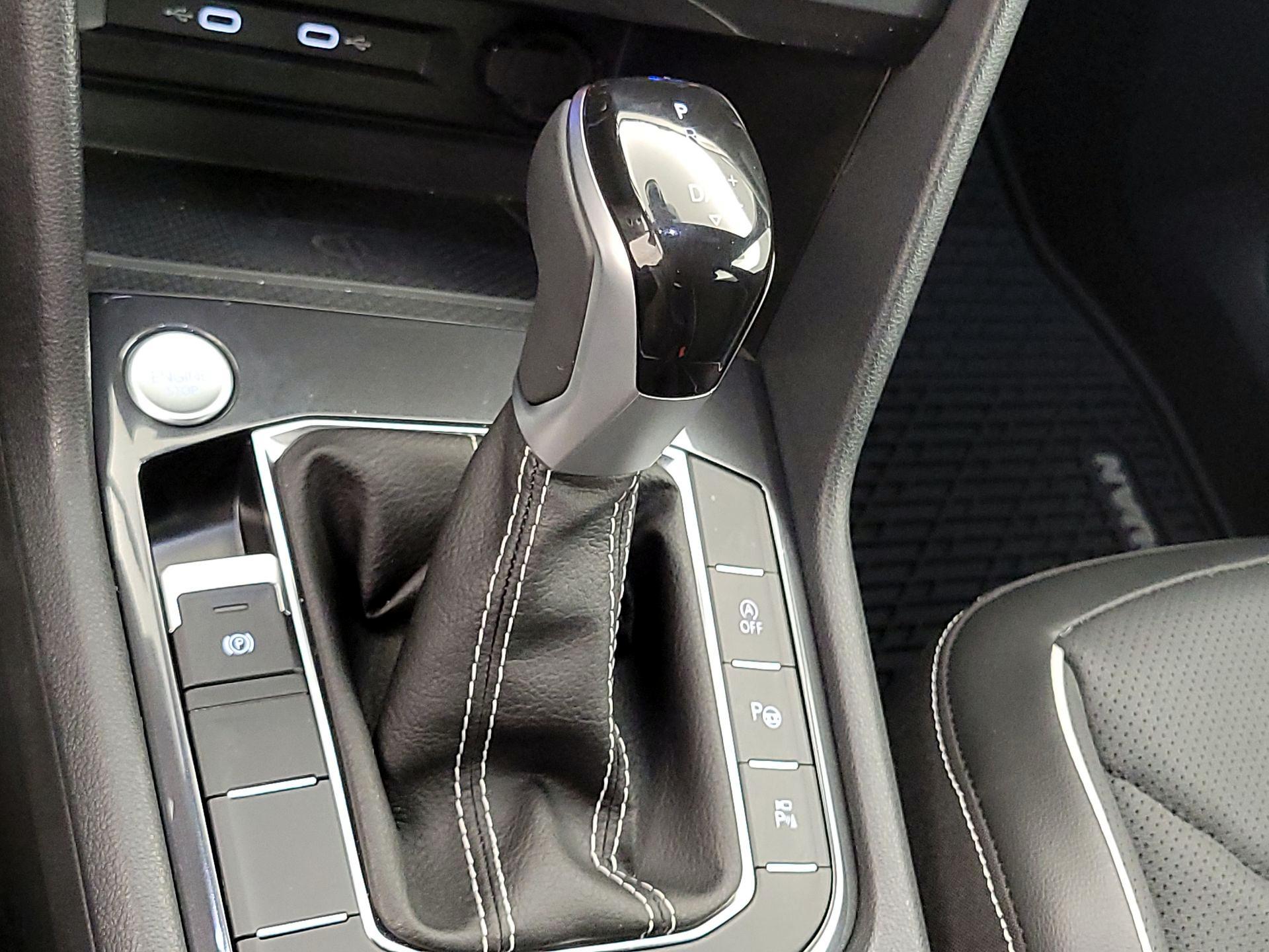 Thumbnail: 2024 Volkswagen Tiguan - 18