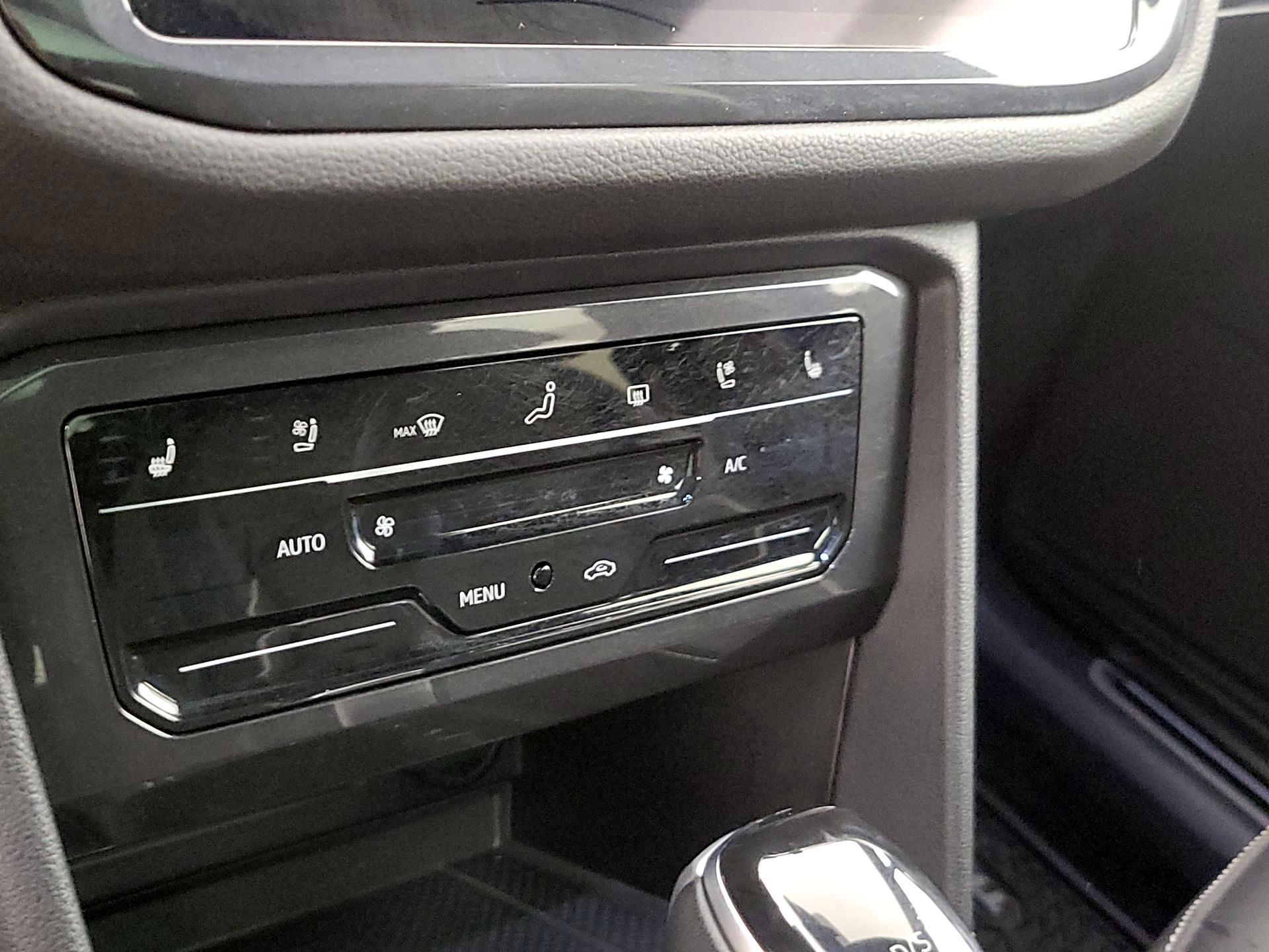 Thumbnail: 2024 Volkswagen Tiguan - 17