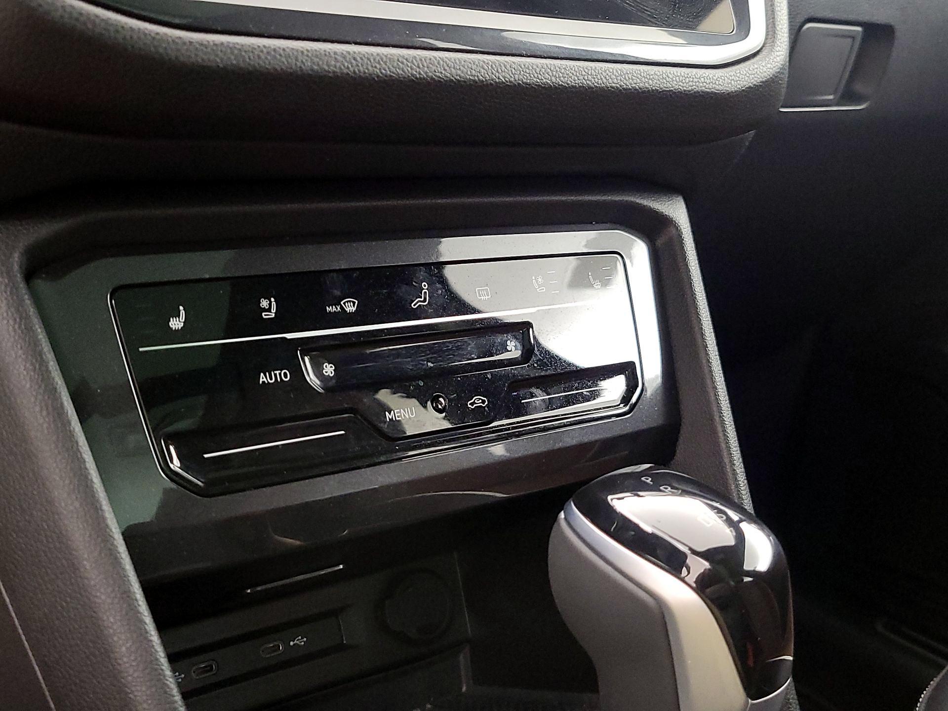 Thumbnail: 2024 Volkswagen Tiguan - 17