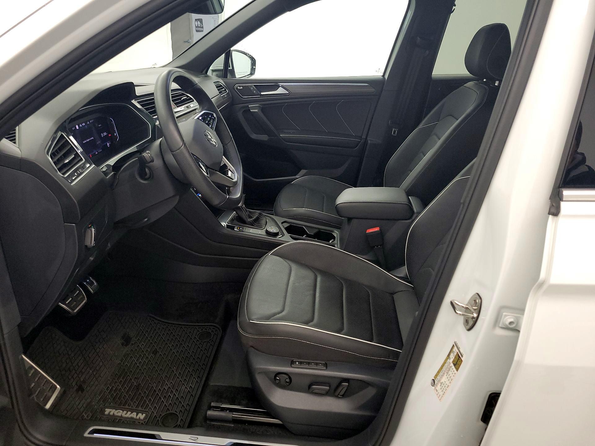 Thumbnail: 2024 Volkswagen Tiguan - 11