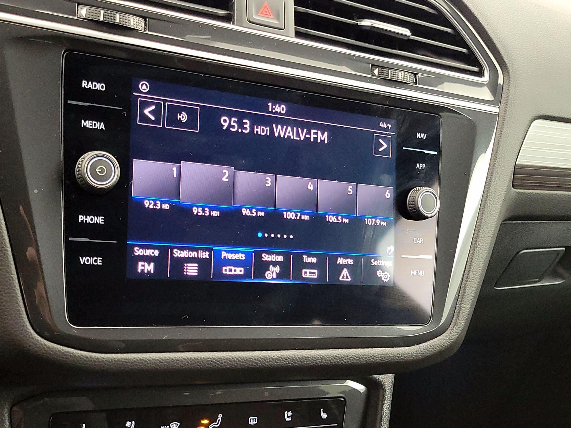 Thumbnail: 2024 Volkswagen Tiguan - 16