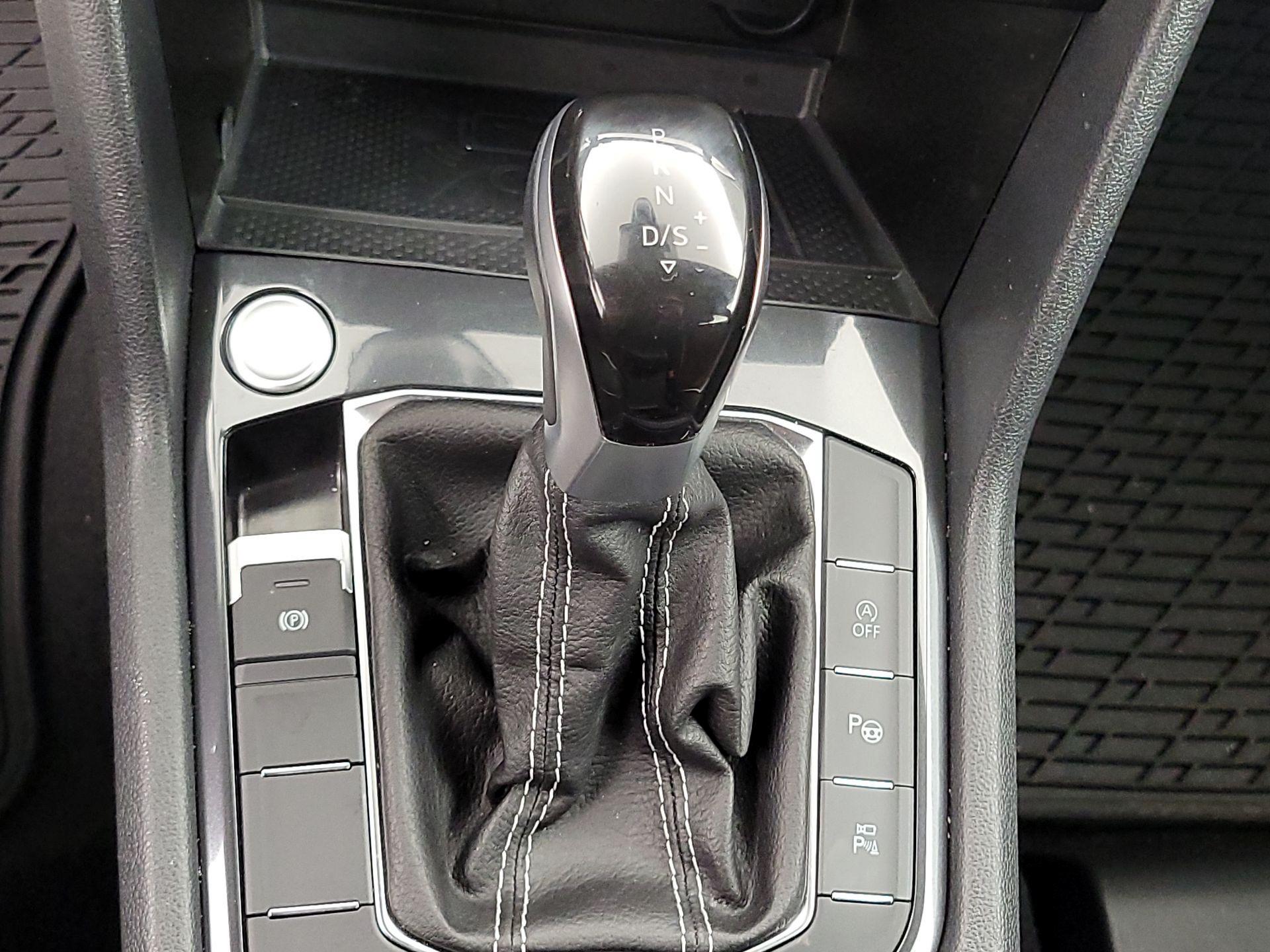 Thumbnail: 2024 Volkswagen Tiguan - 18