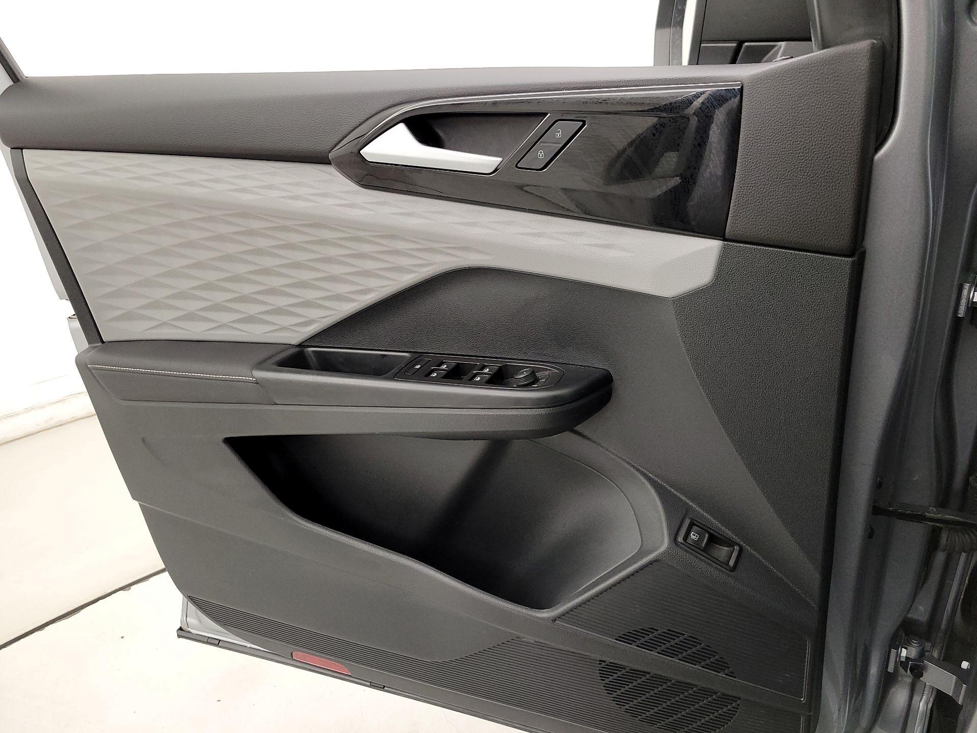 Thumbnail: 2024 Volkswagen Taos - 12