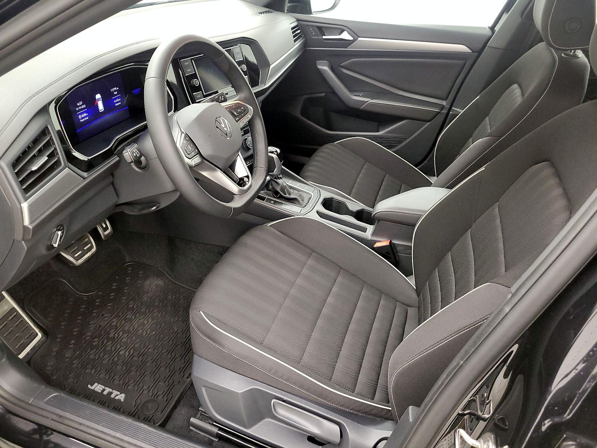 Thumbnail: 2024 Volkswagen Jetta - 11