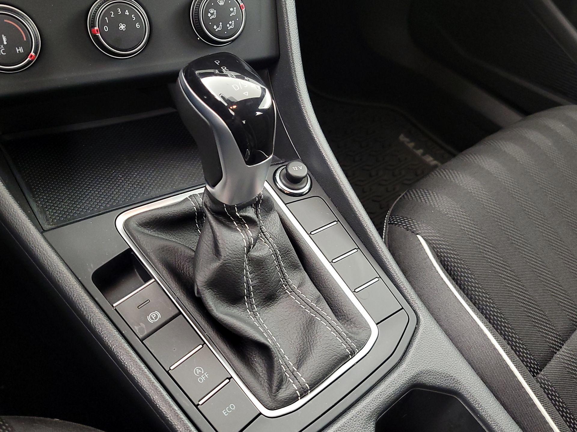 Thumbnail: 2024 Volkswagen Jetta - 17