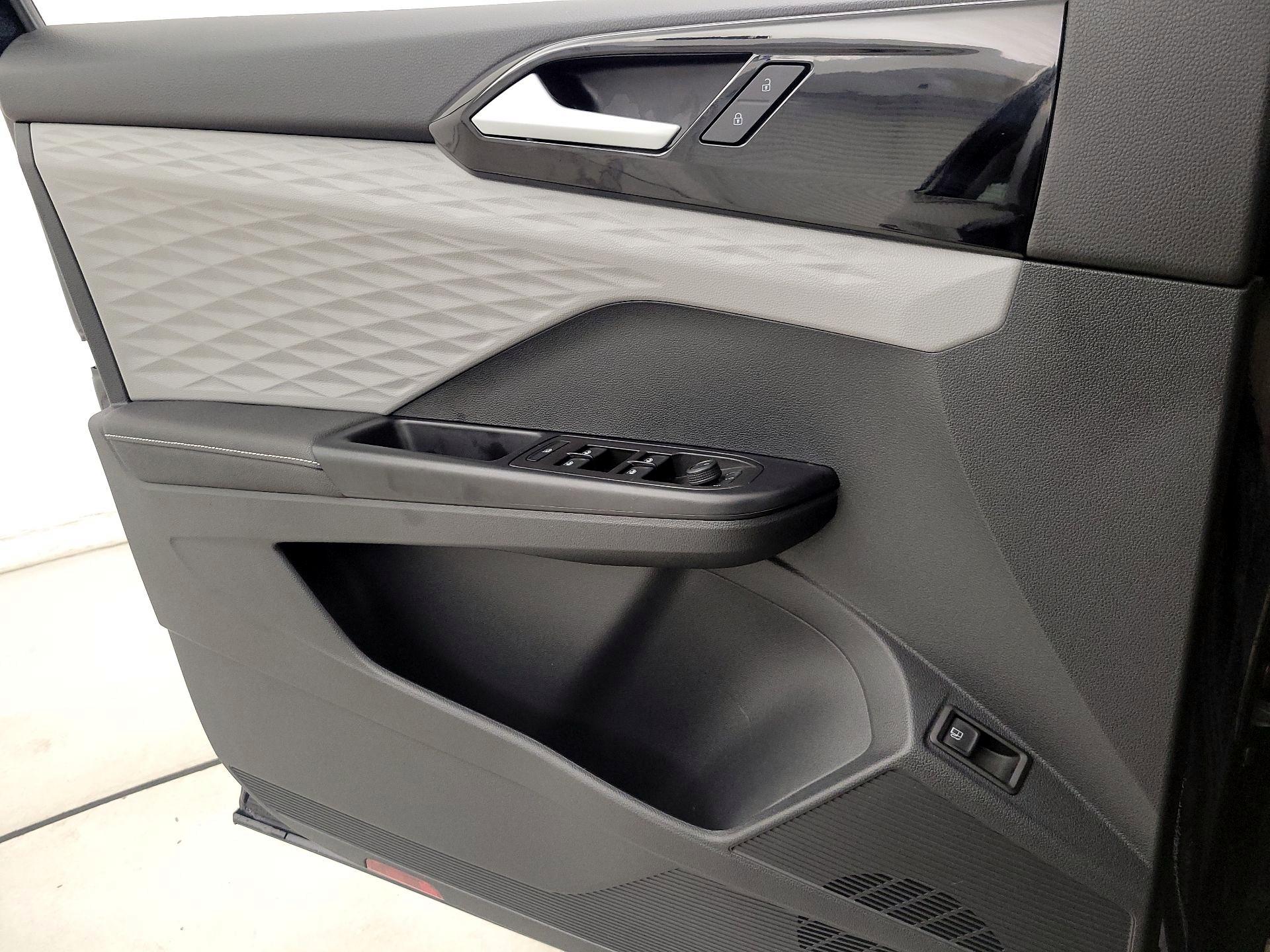 Thumbnail: 2024 Volkswagen Taos - 12