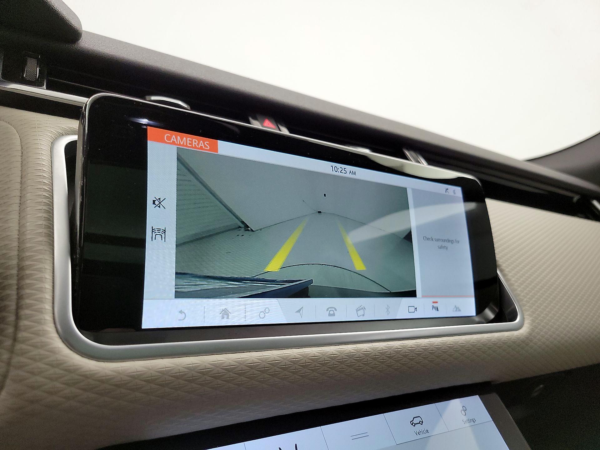 Thumbnail: 2018 Land Rover Range Rover Velar - 15