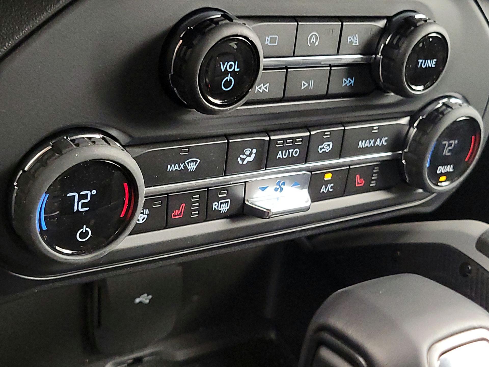 Thumbnail: 2021 Ford Bronco - 17