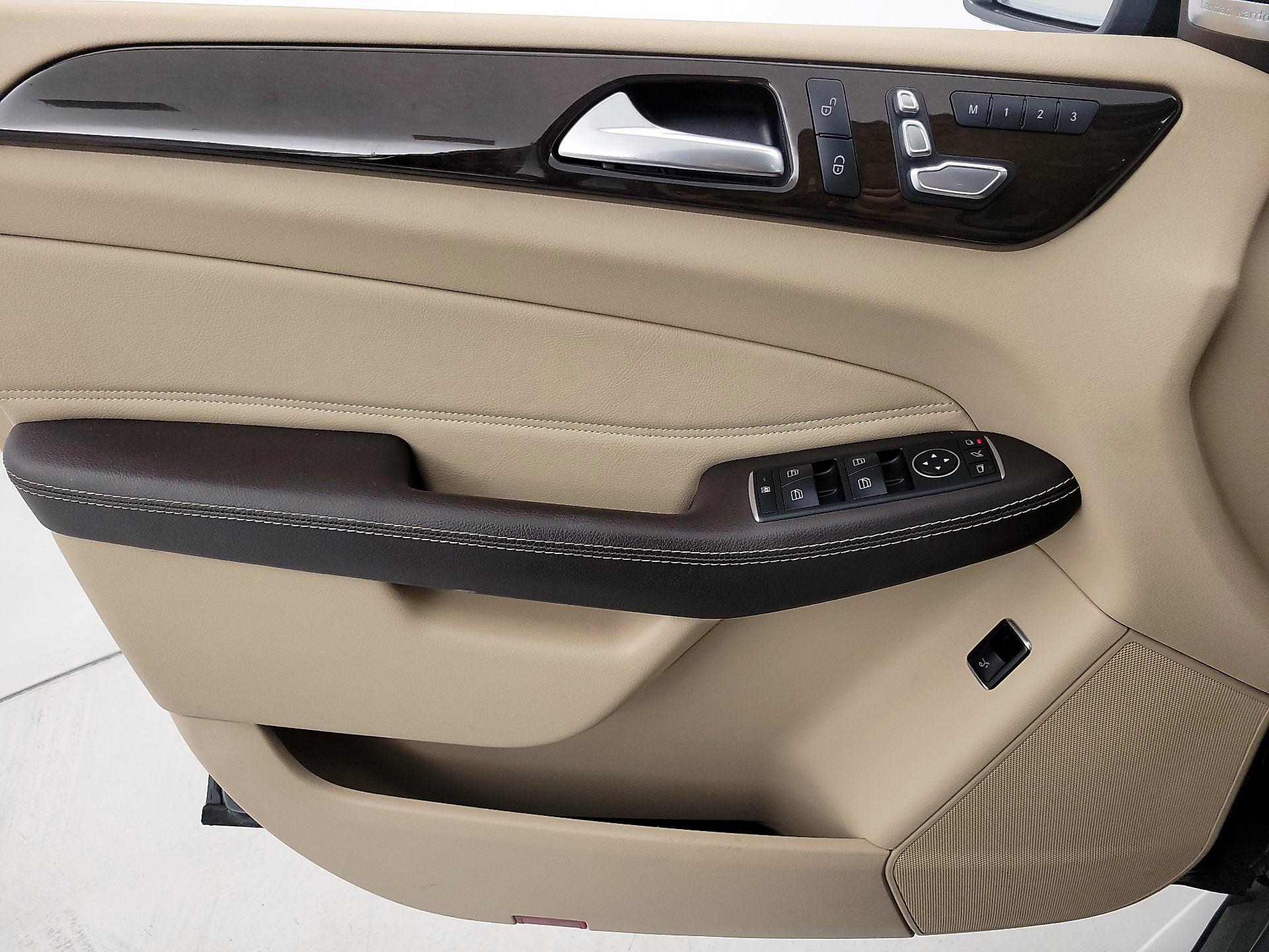 Thumbnail: 2017 Mercedes-Benz GLE - 12