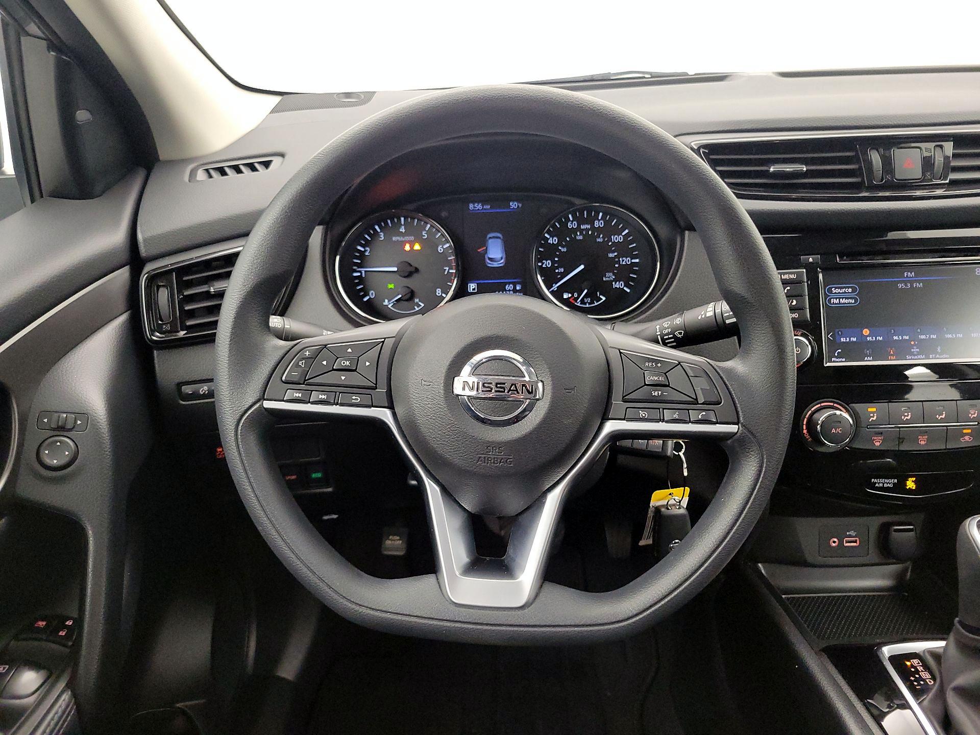 Thumbnail: 2021 Nissan Rogue Sport - 10