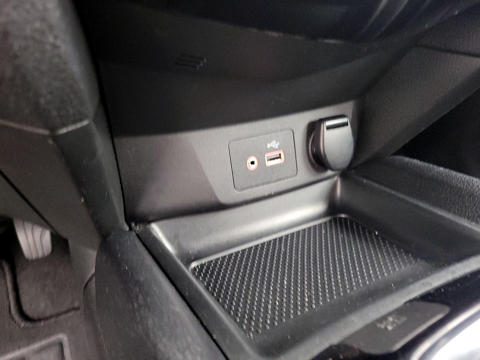 Thumbnail: 2021 Nissan Rogue Sport - 18