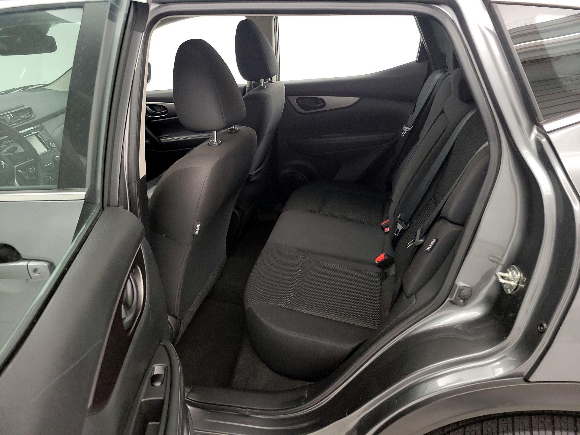 Thumbnail: 2021 Nissan Rogue Sport - 19