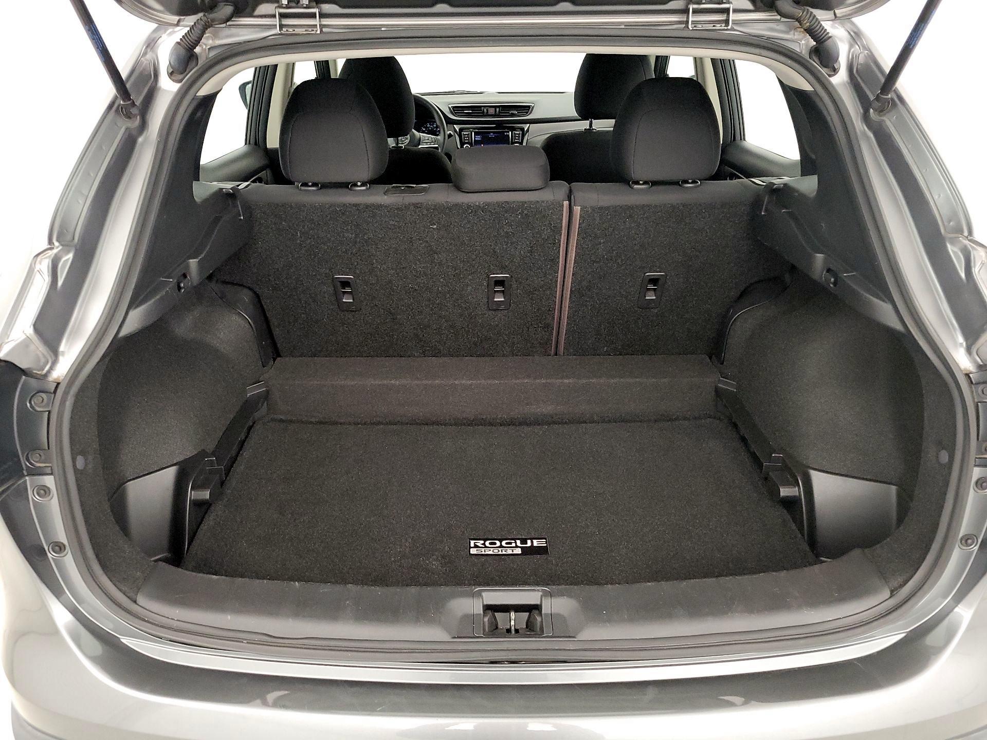 Thumbnail: 2021 Nissan Rogue Sport - 20