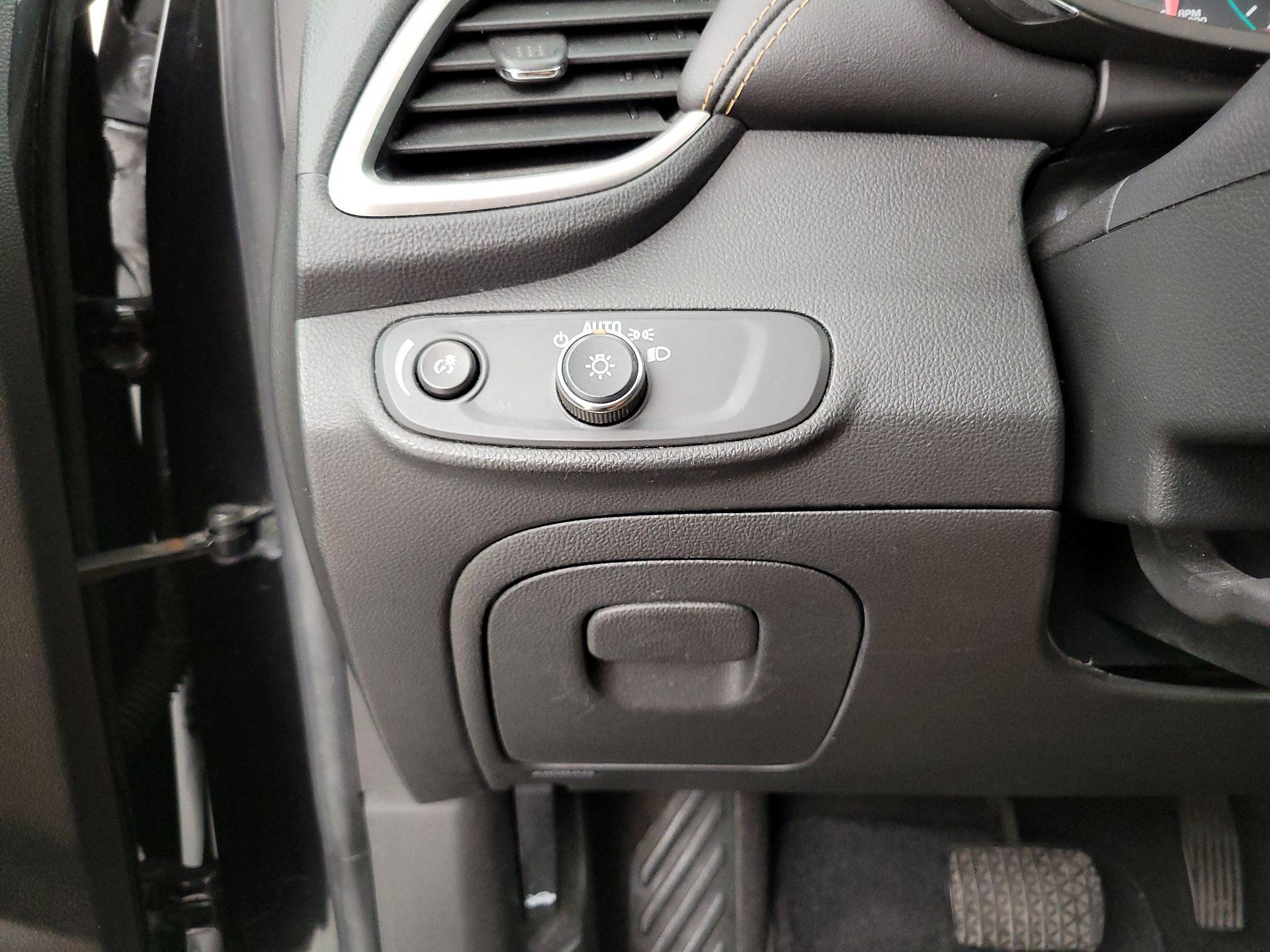 Thumbnail: 2019 Chevrolet Trax - 13