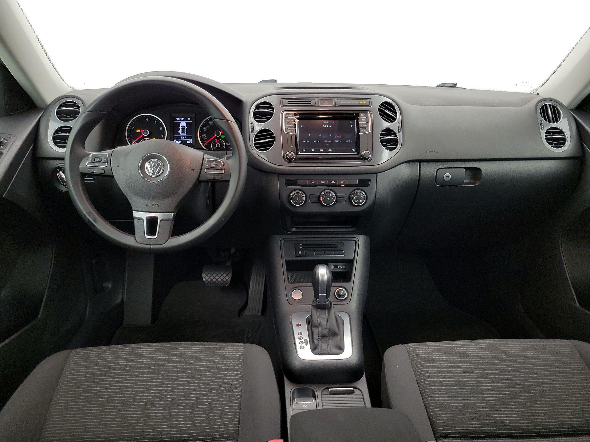 Thumbnail: 2018 Volkswagen Tiguan - 9