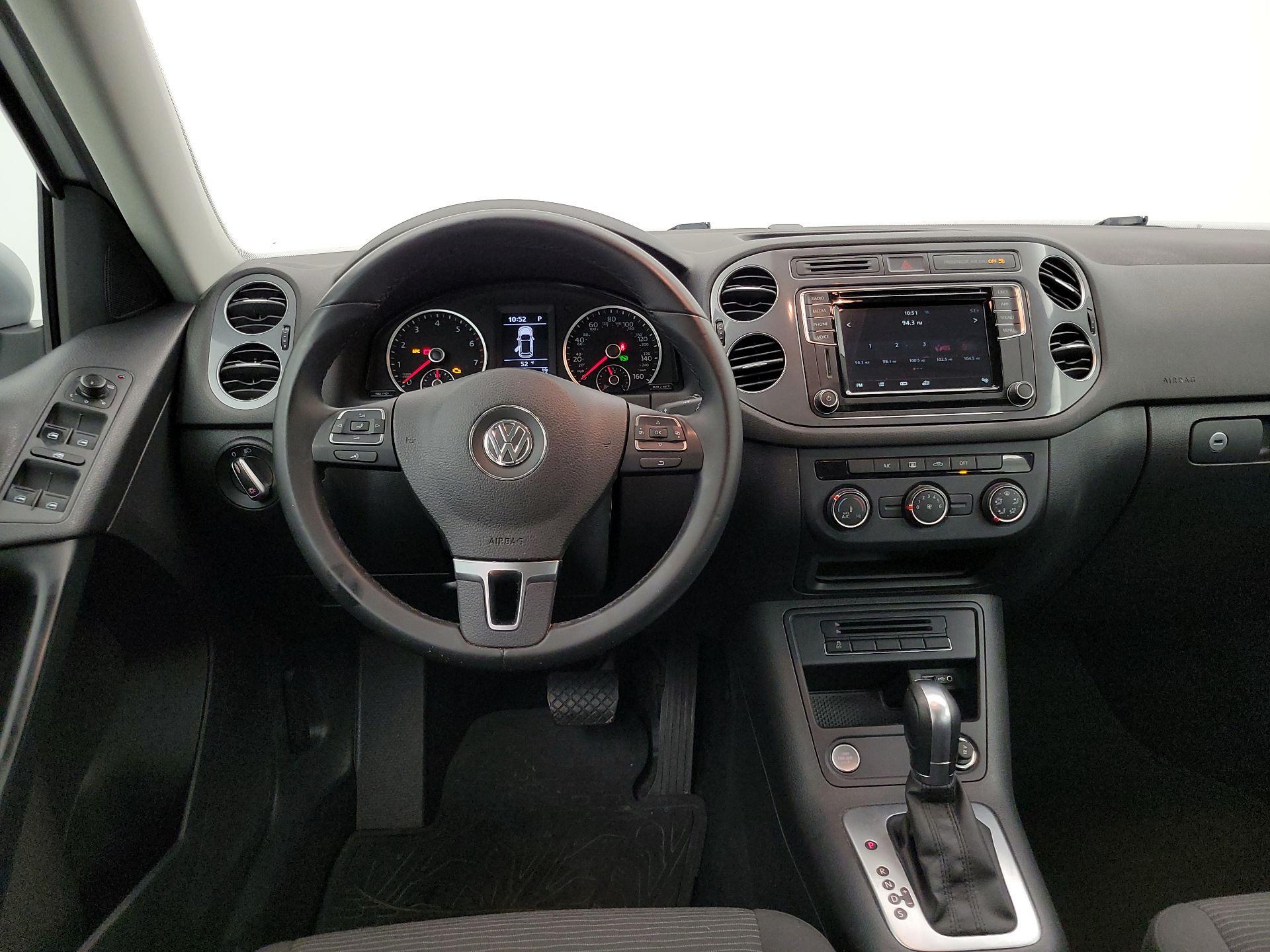 Thumbnail: 2018 Volkswagen Tiguan - 10