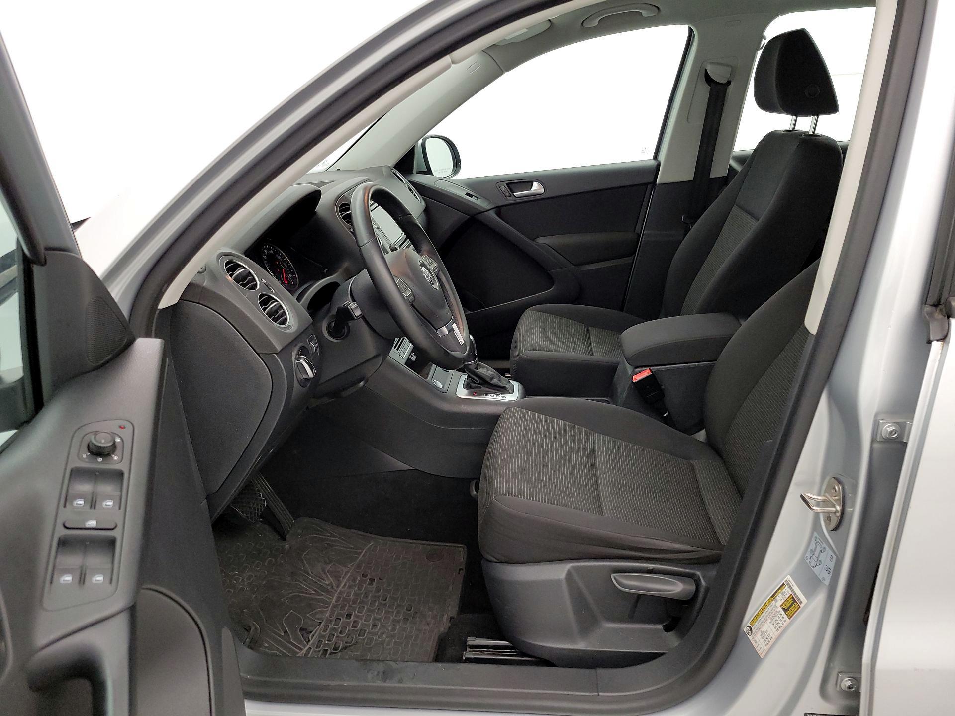 Thumbnail: 2018 Volkswagen Tiguan - 11