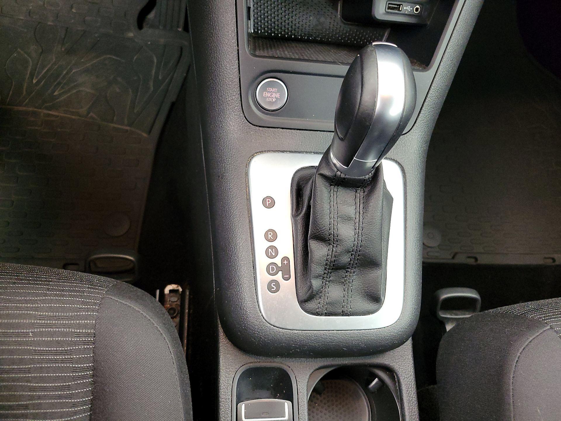 Thumbnail: 2018 Volkswagen Tiguan - 17