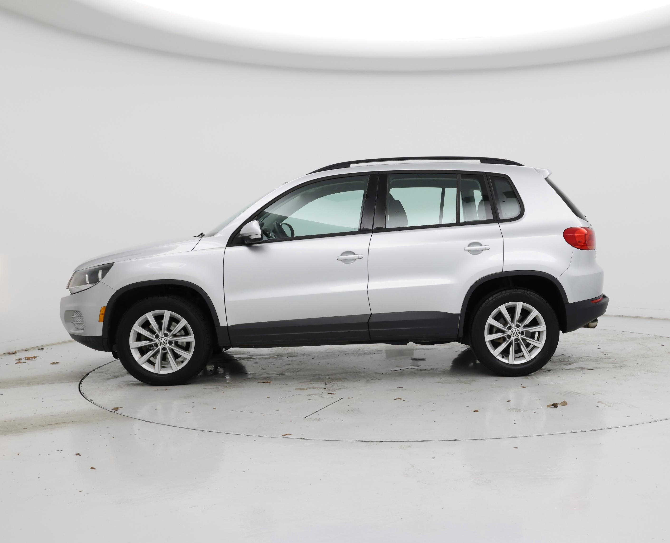 Thumbnail: 2018 Volkswagen Tiguan - 3