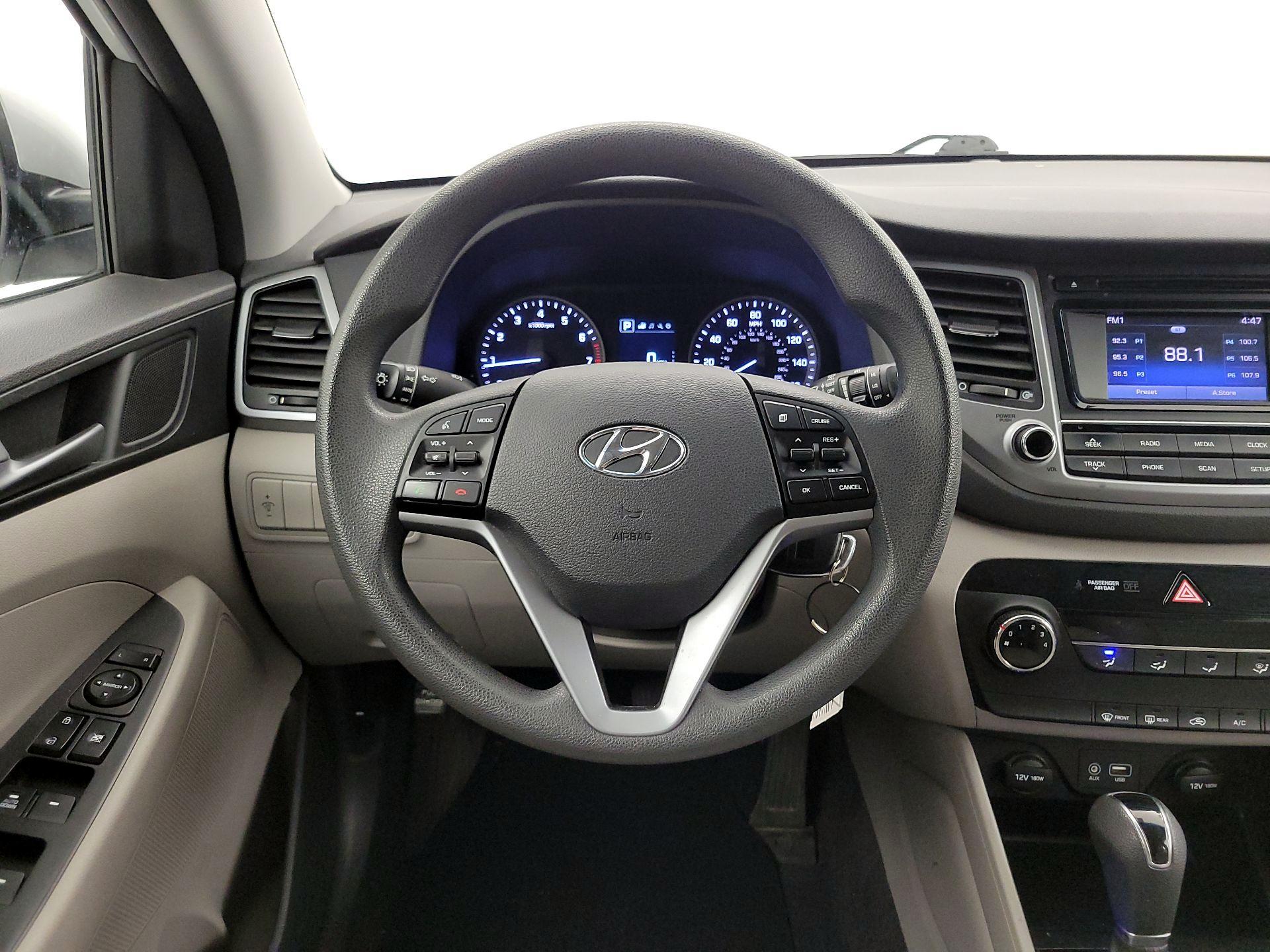 Thumbnail: 2016 Hyundai Tucson - 10