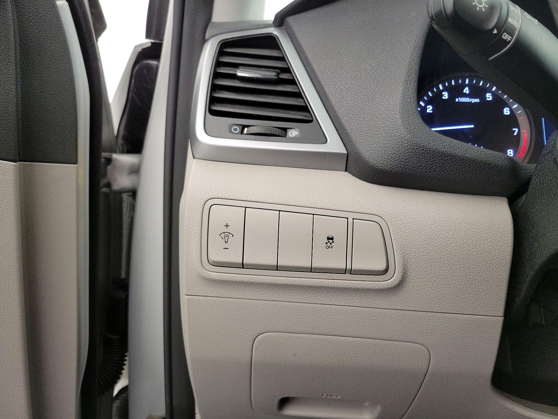 Thumbnail: 2016 Hyundai Tucson - 13