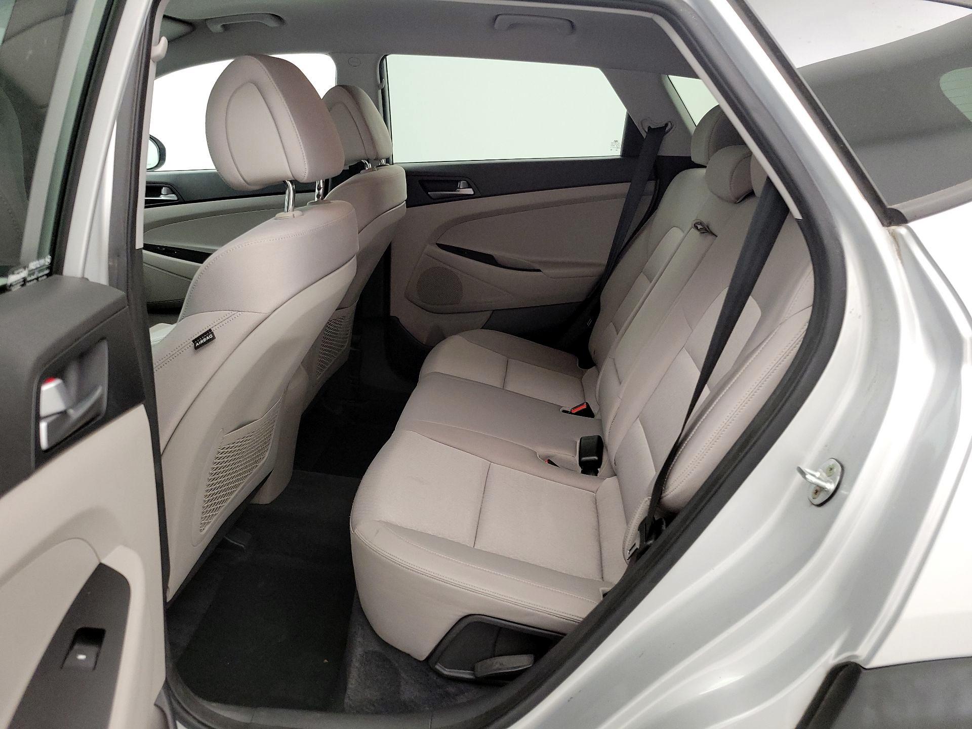 Thumbnail: 2016 Hyundai Tucson - 19