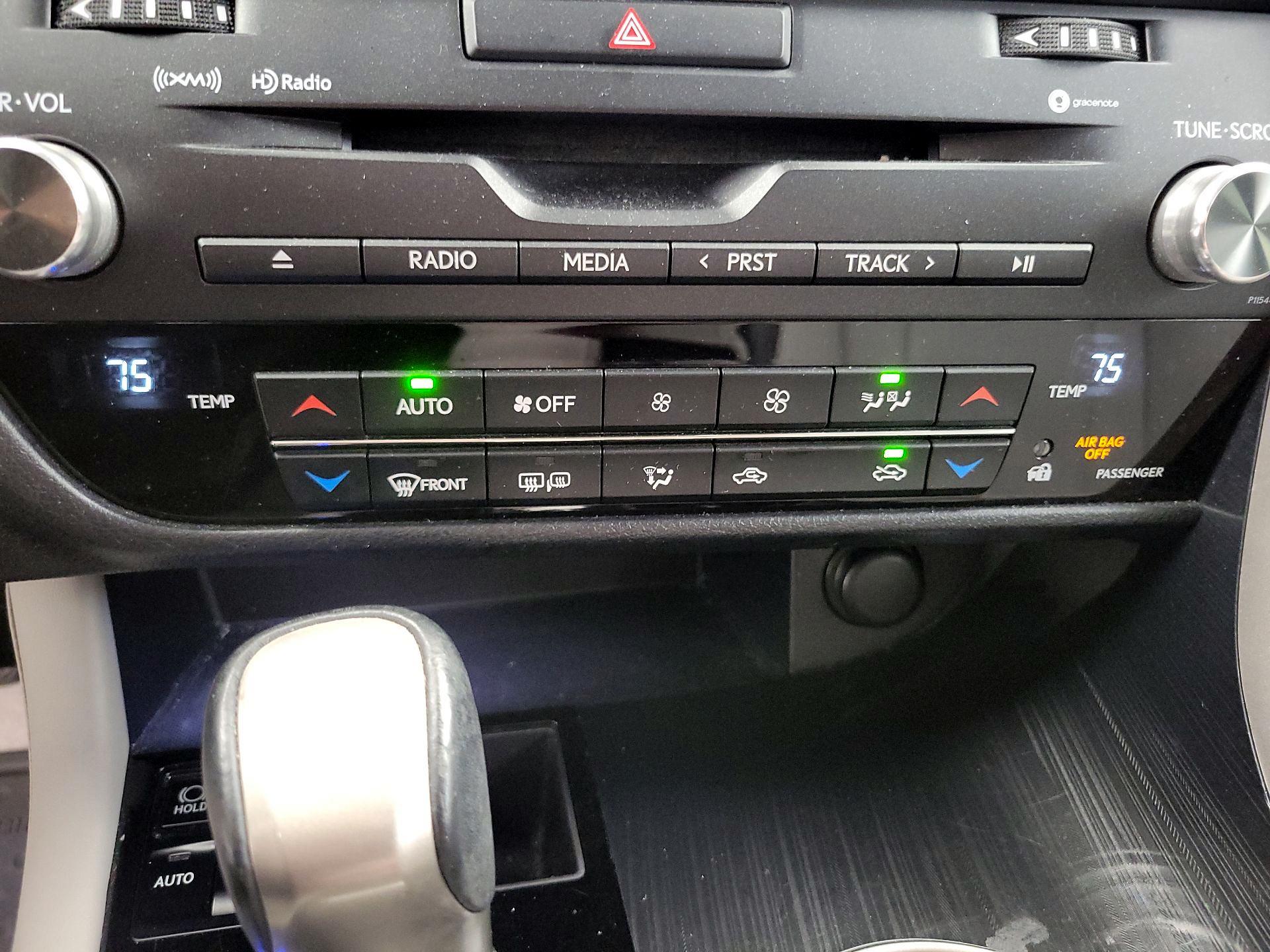 Thumbnail: 2017 Lexus RX - 16