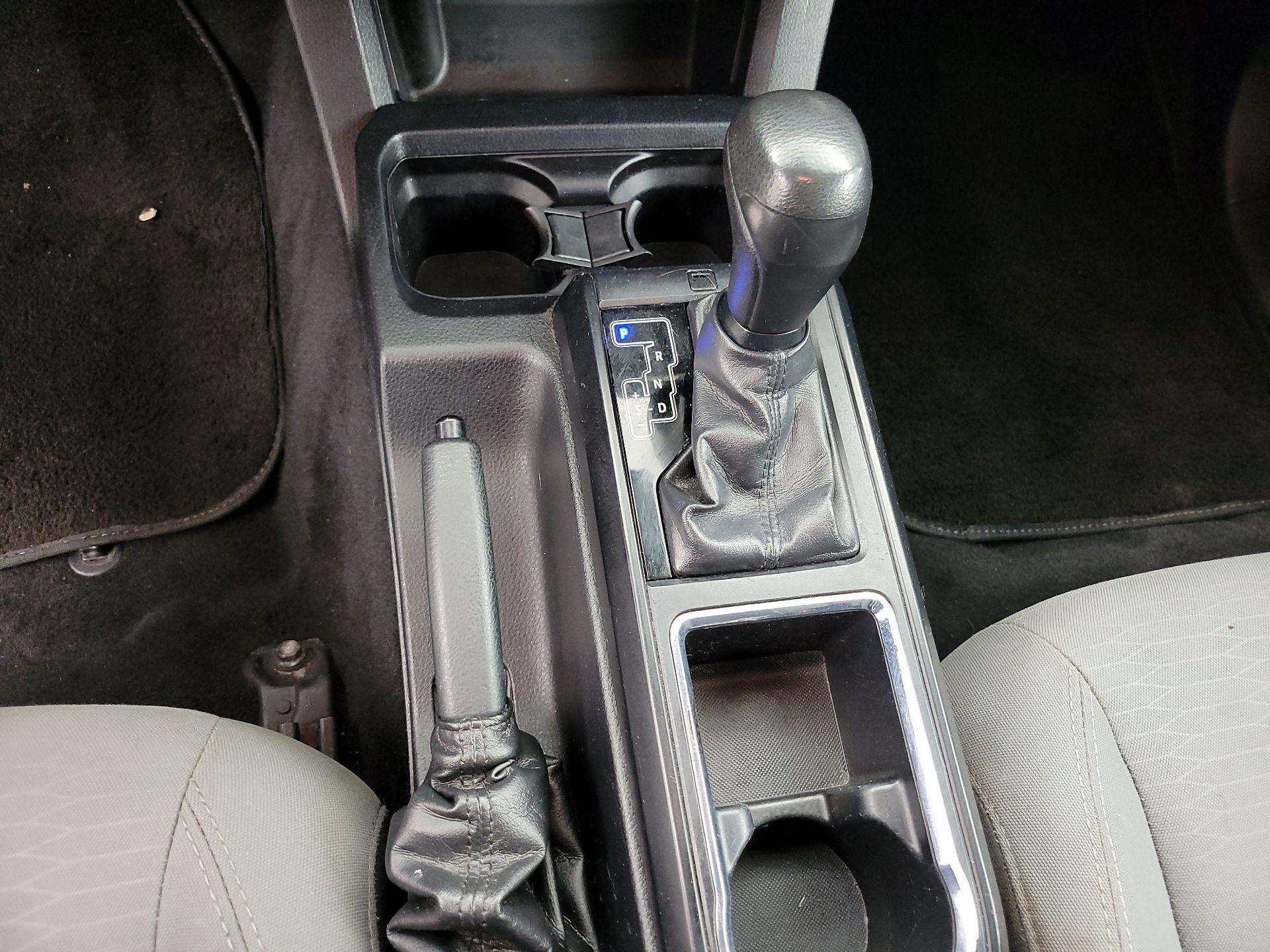 Thumbnail: 2019 Toyota Tacoma - 17