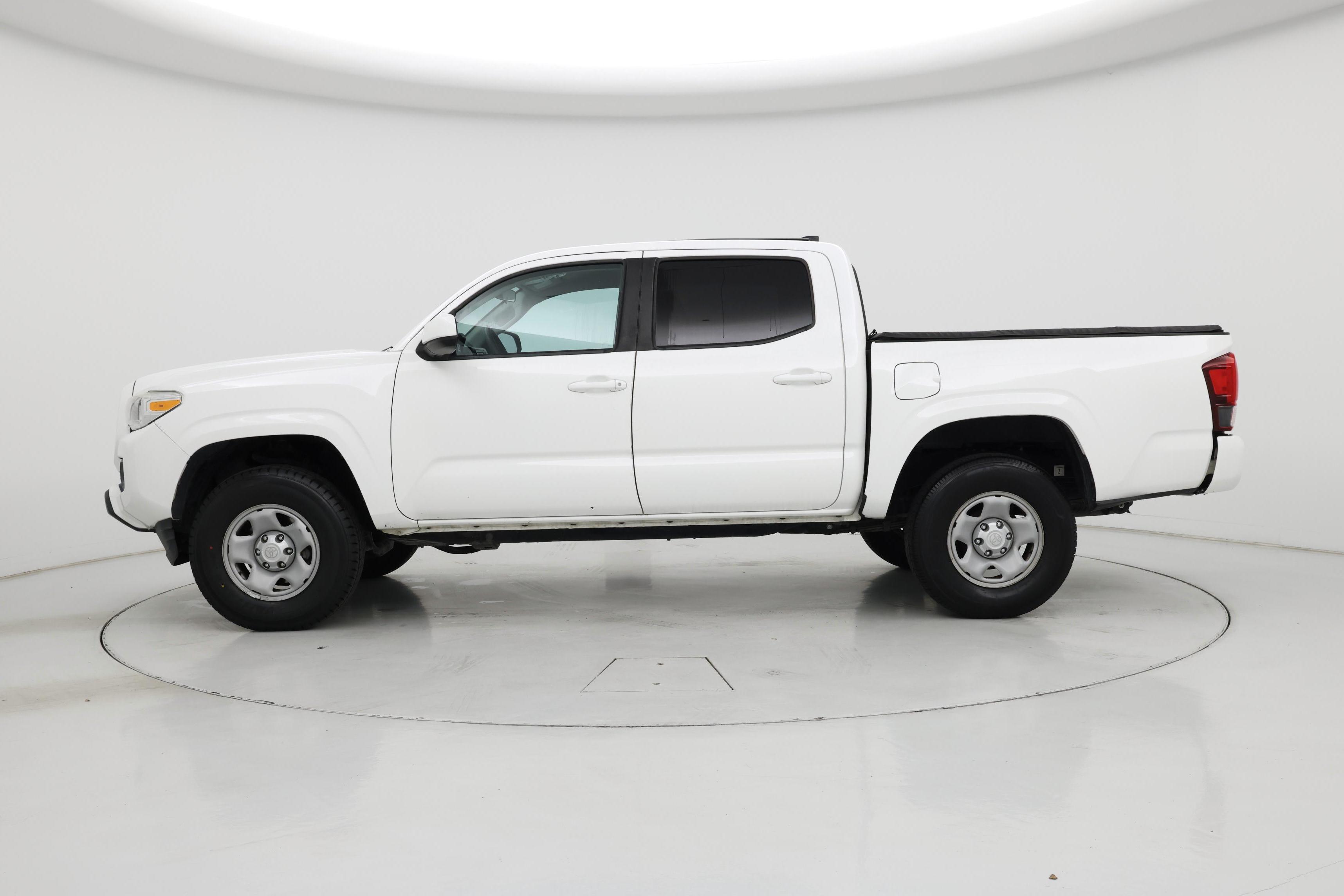 Thumbnail: 2019 Toyota Tacoma - 3