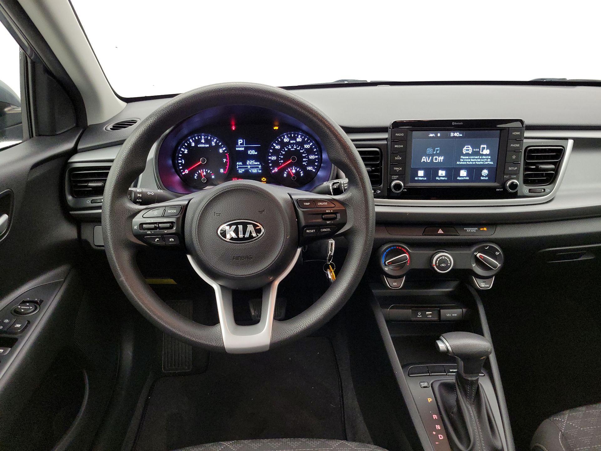 Thumbnail: 2020 Kia Rio - 10