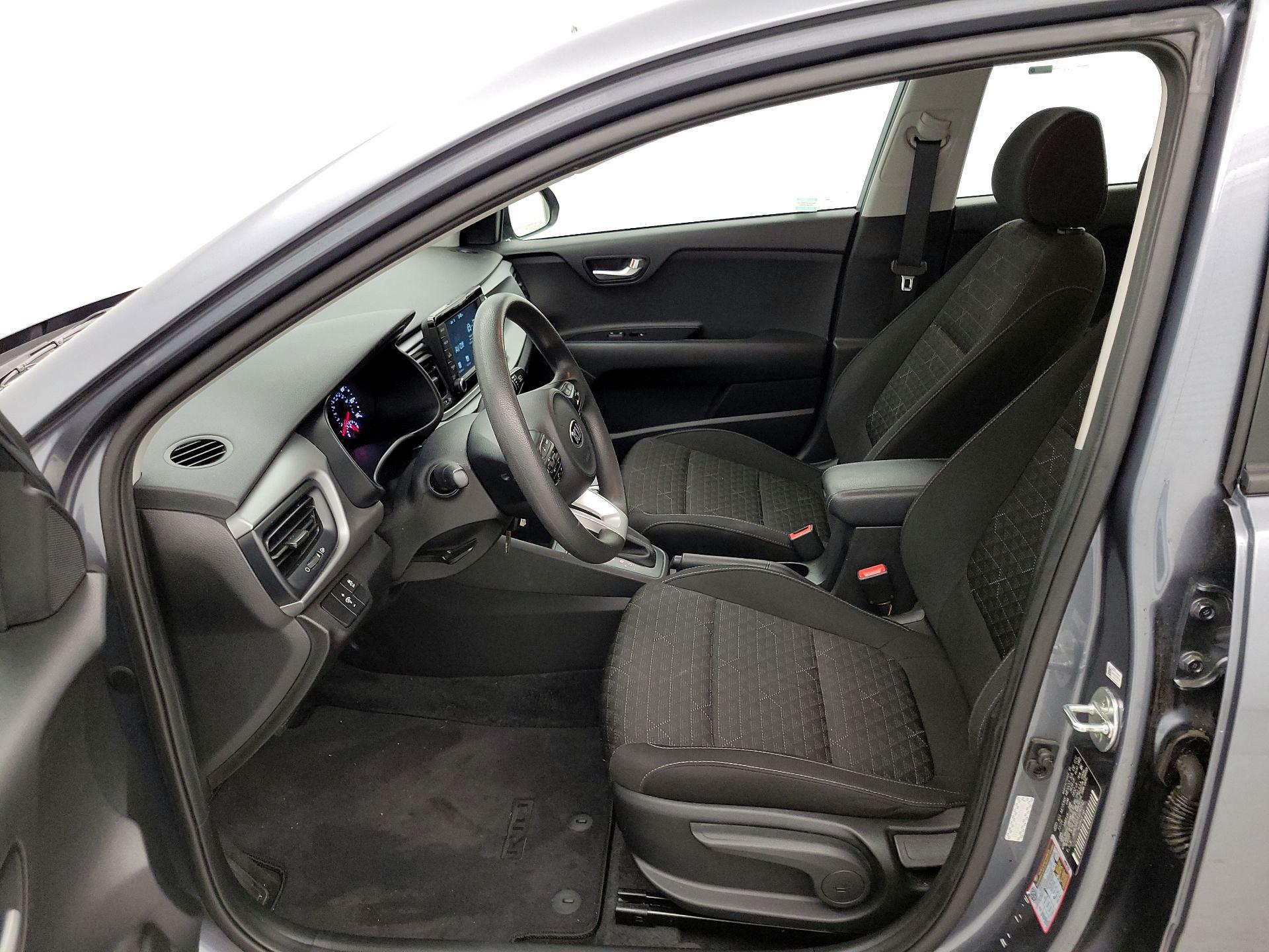 Thumbnail: 2020 Kia Rio - 11