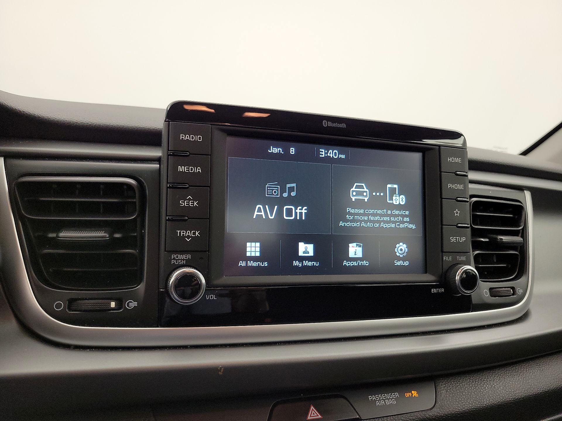 Thumbnail: 2020 Kia Rio - 15