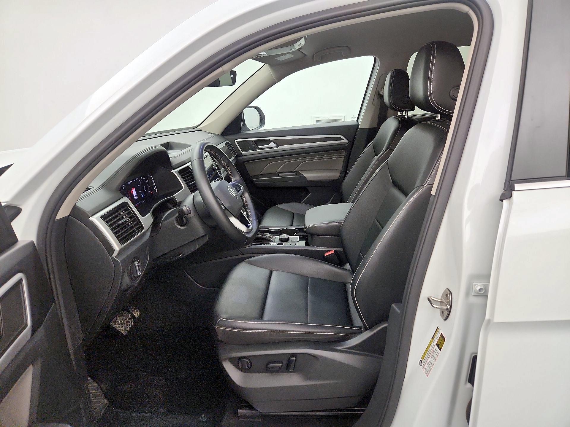 Thumbnail: 2023 Volkswagen Atlas - 11