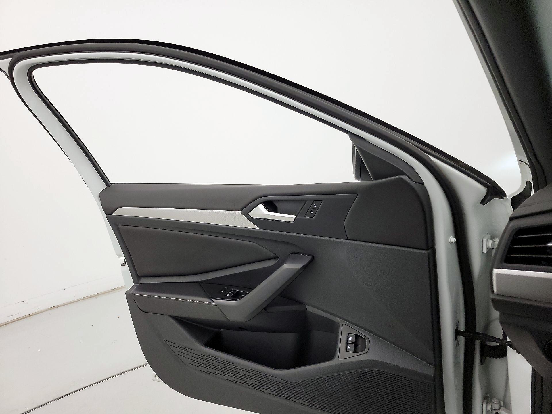 Thumbnail: 2024 Volkswagen Jetta - 12