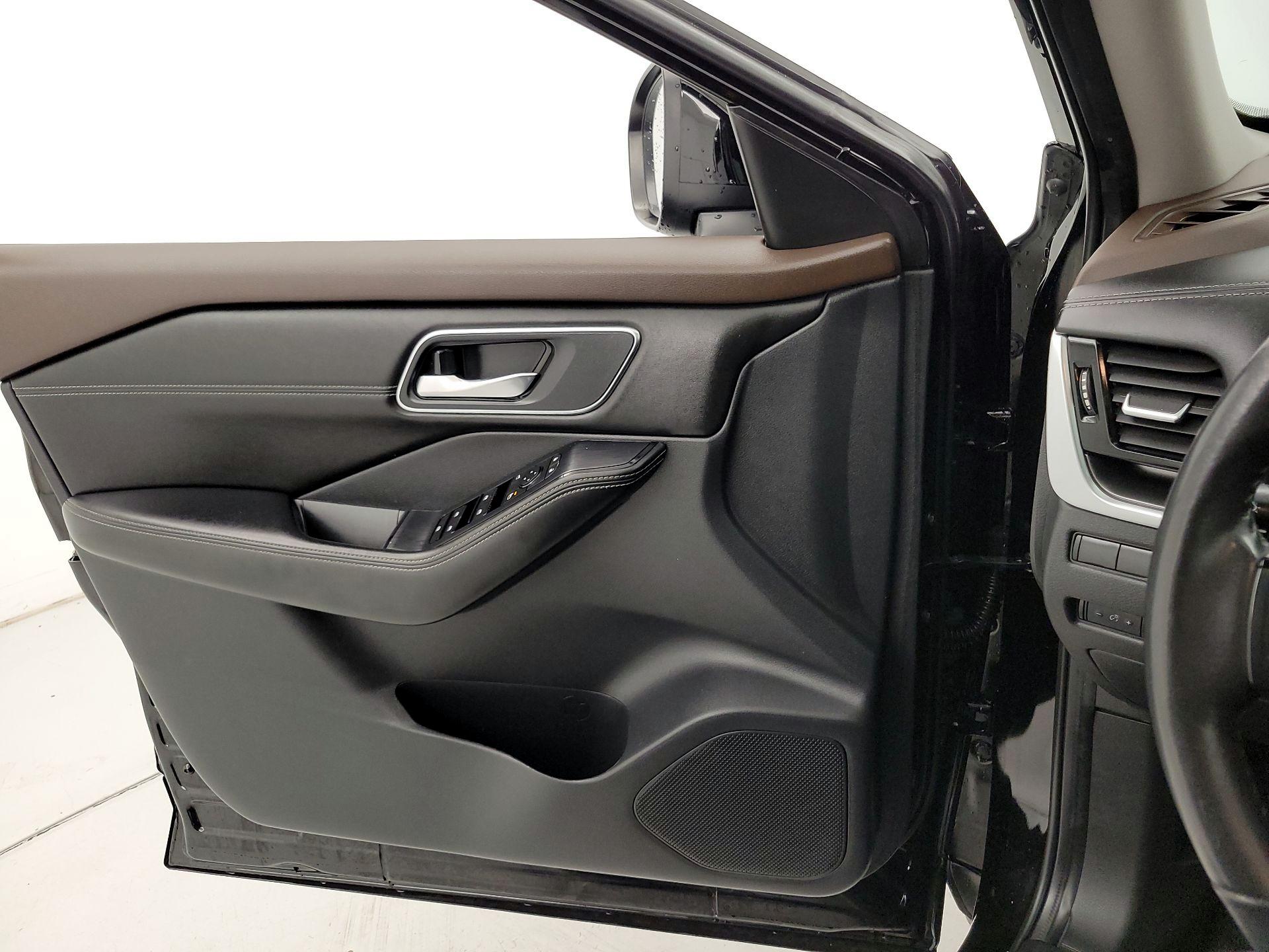 Thumbnail: 2021 Nissan Rogue - 12