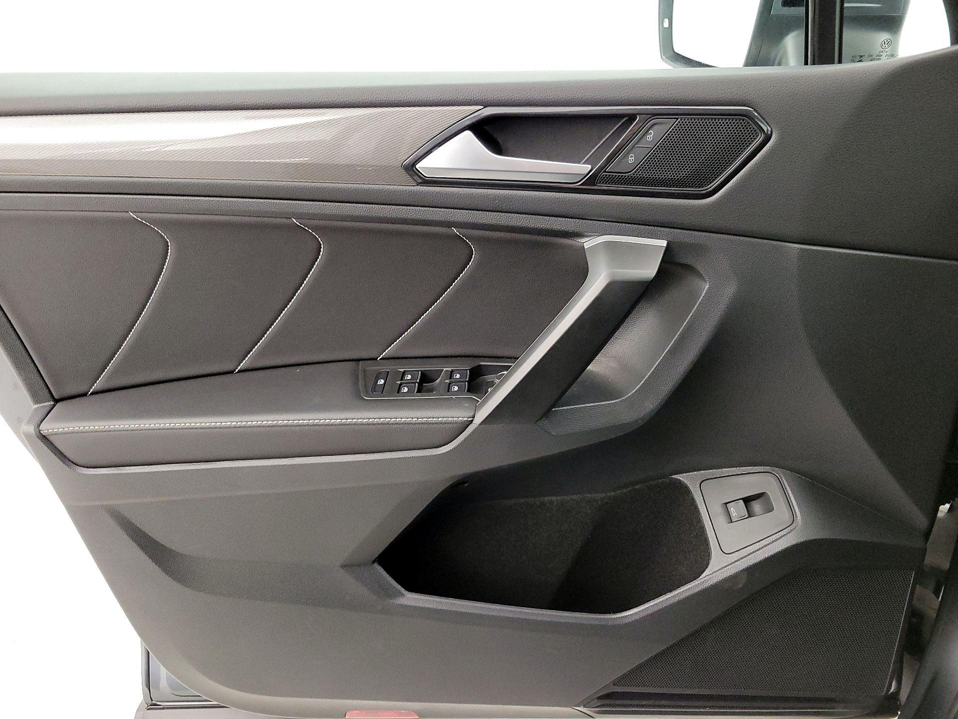 Thumbnail: 2024 Volkswagen Tiguan - 12