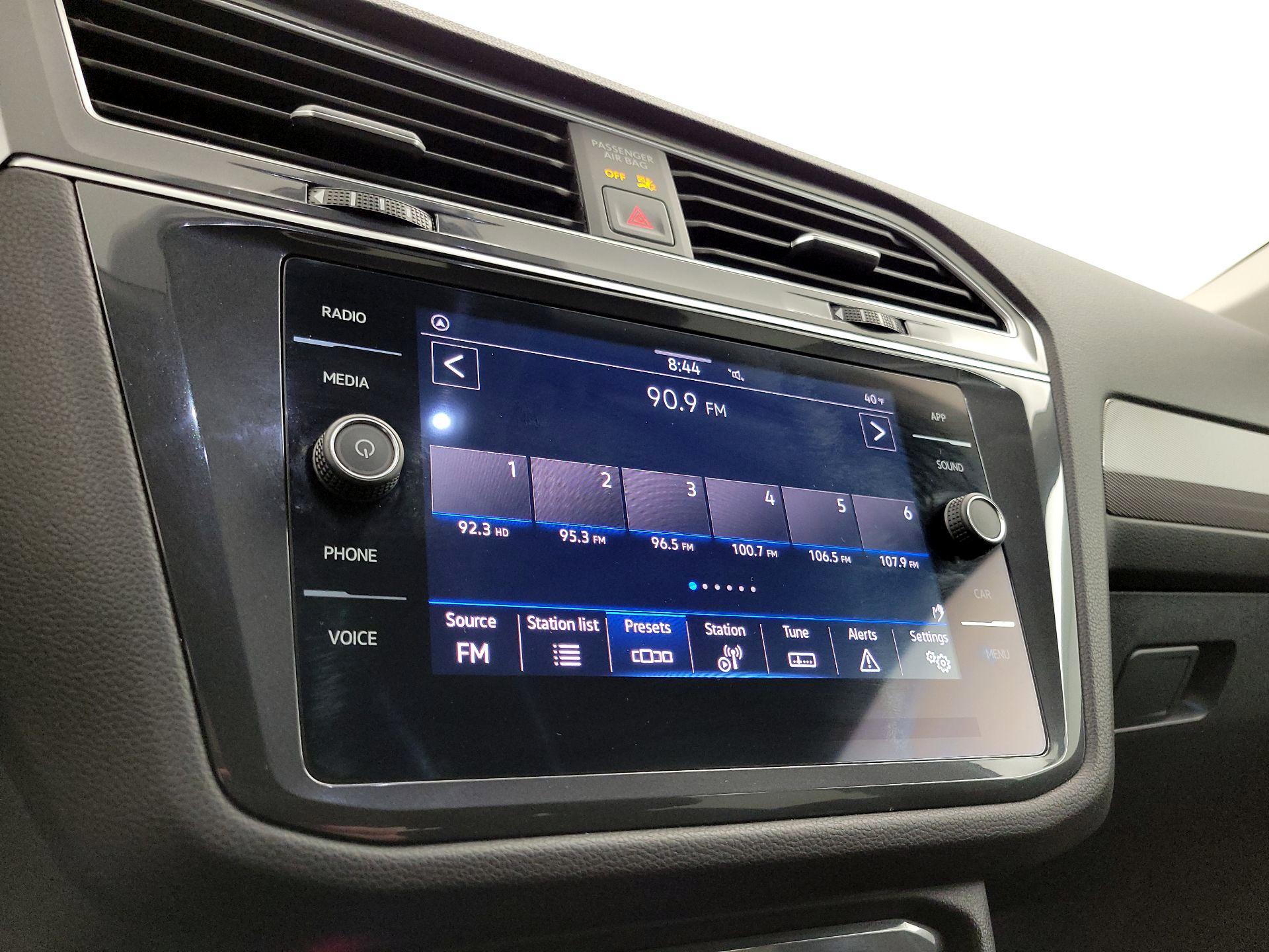 Thumbnail: 2024 Volkswagen Tiguan - 15