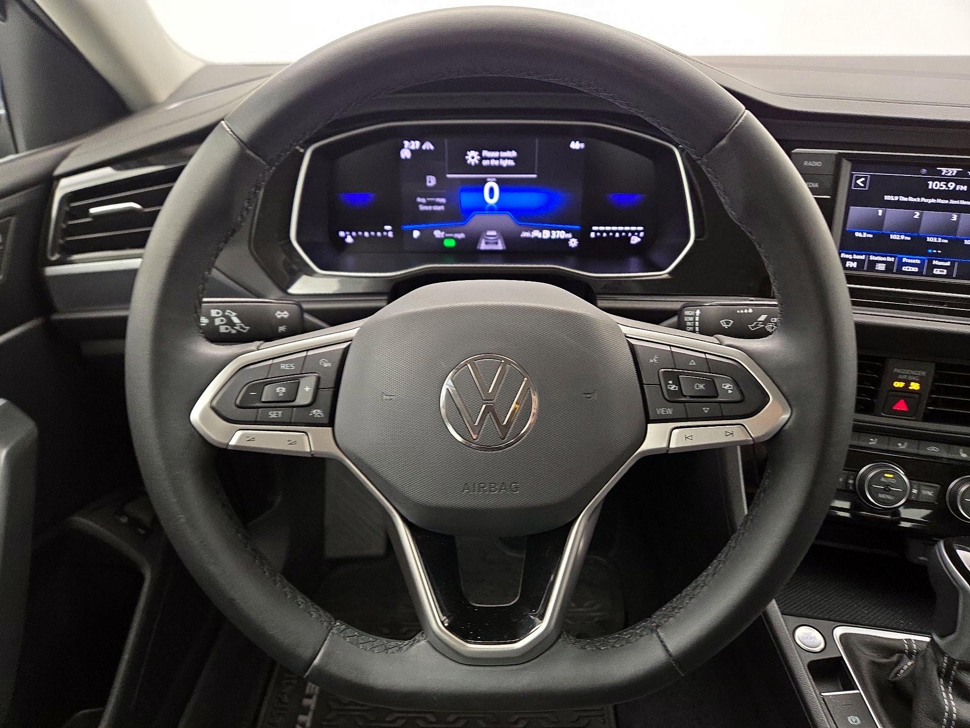 Thumbnail: 2024 Volkswagen Jetta - 10