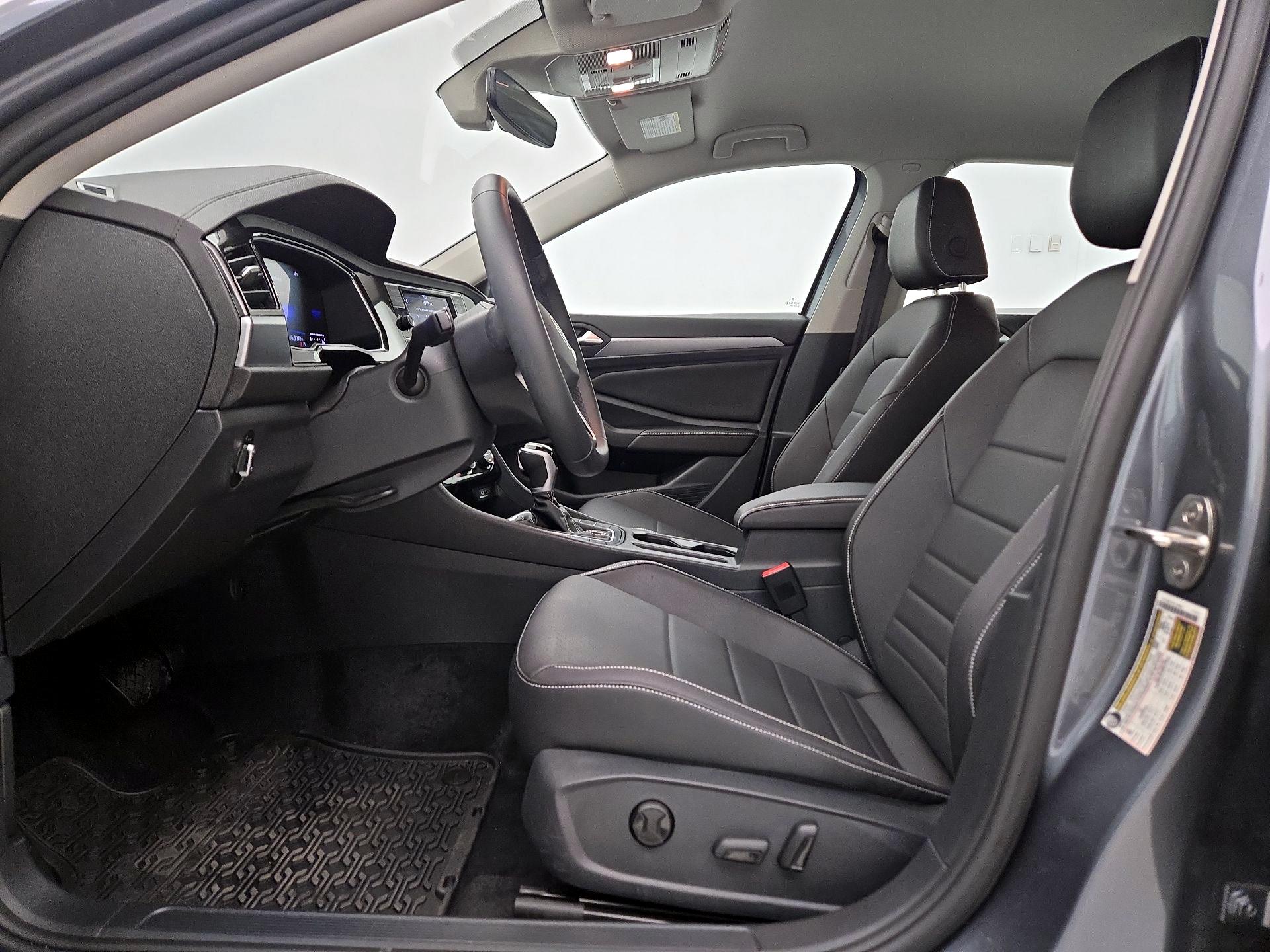 Thumbnail: 2024 Volkswagen Jetta - 11