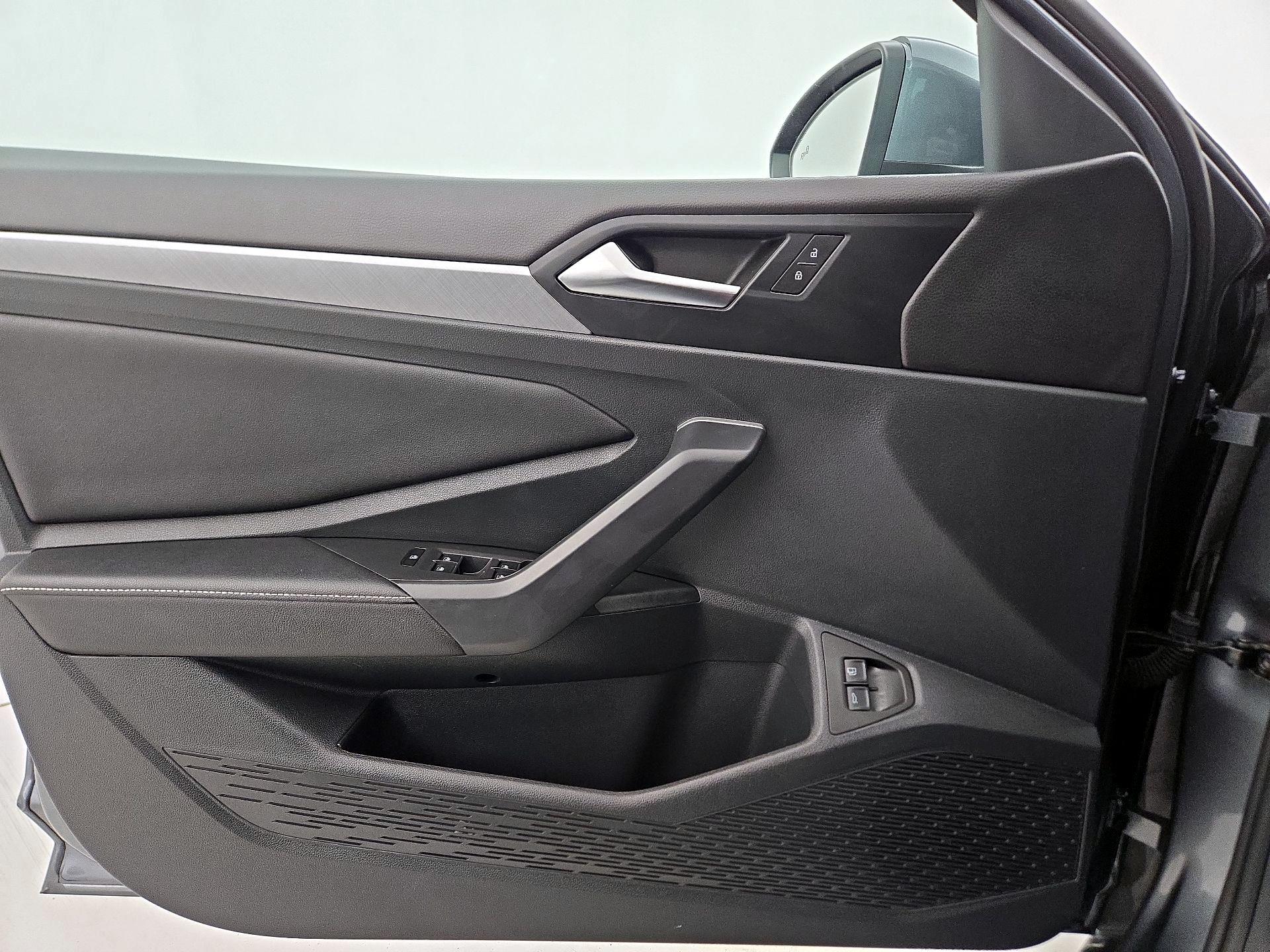 Thumbnail: 2024 Volkswagen Jetta - 12