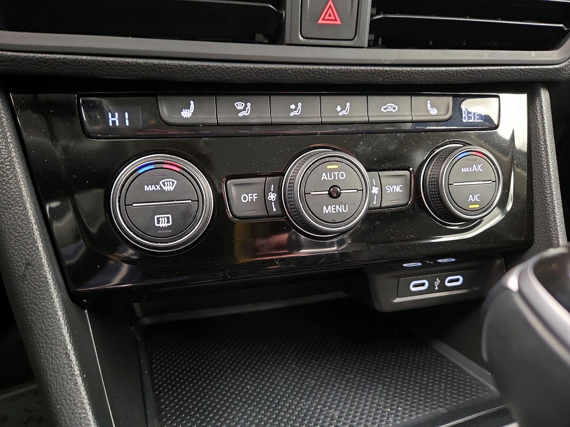 Thumbnail: 2024 Volkswagen Jetta - 16