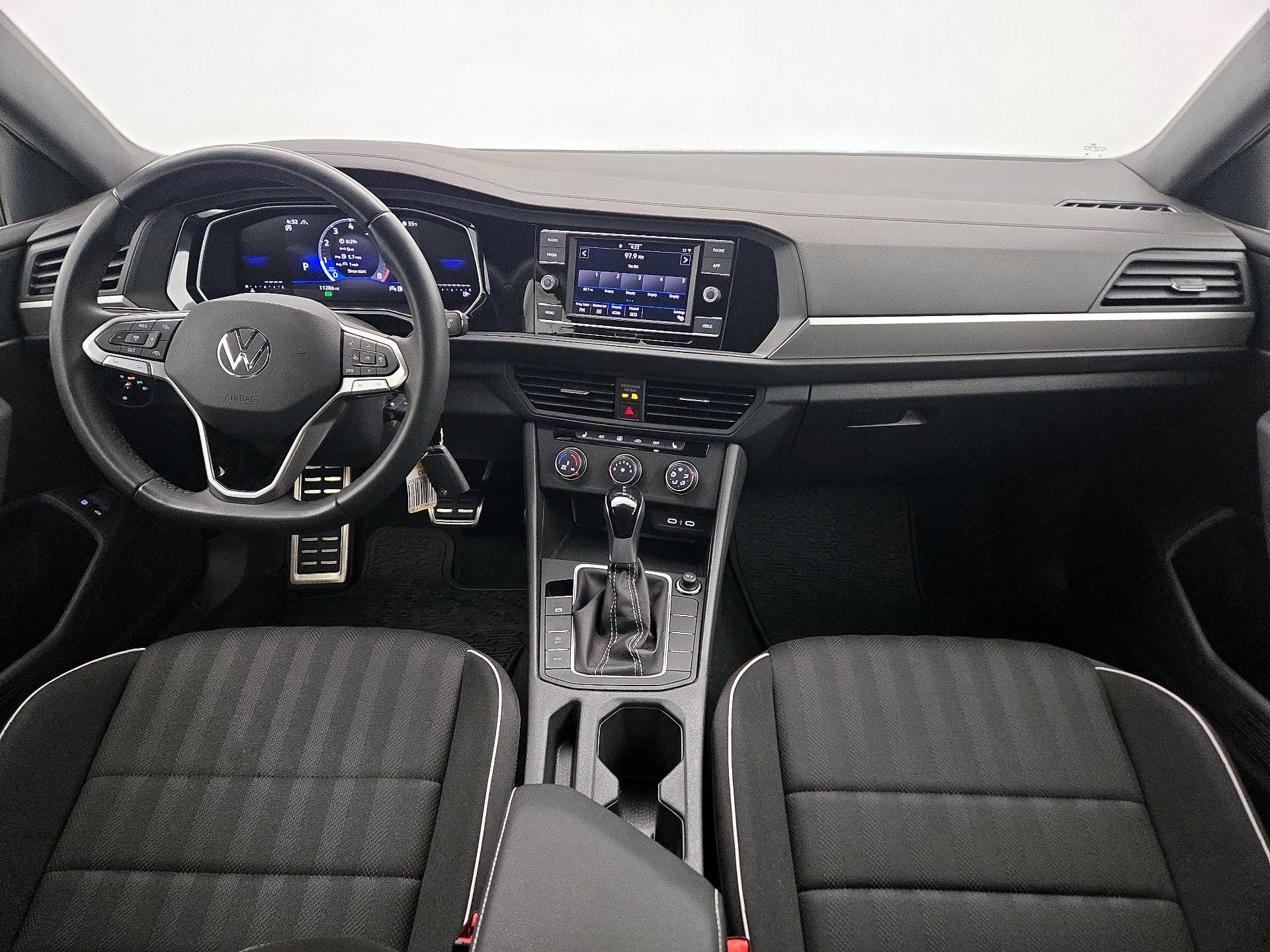 Thumbnail: 2024 Volkswagen Jetta - 9