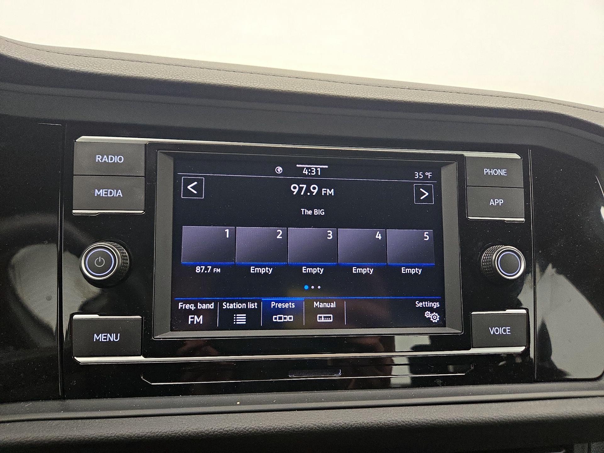 Thumbnail: 2024 Volkswagen Jetta - 15