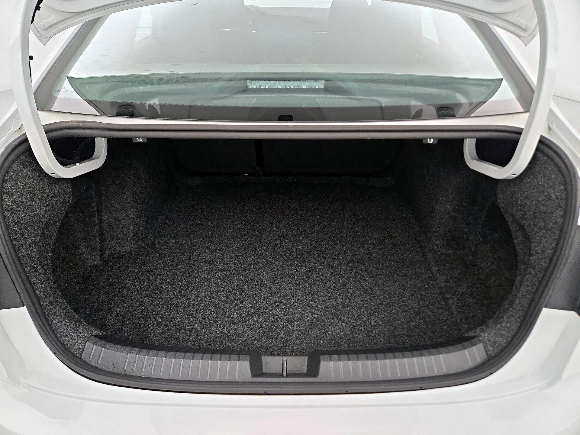 Thumbnail: 2024 Volkswagen Jetta - 20