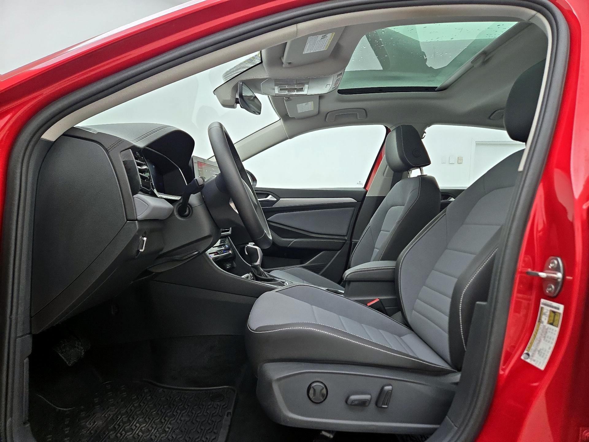 Thumbnail: 2025 Volkswagen Jetta - 11